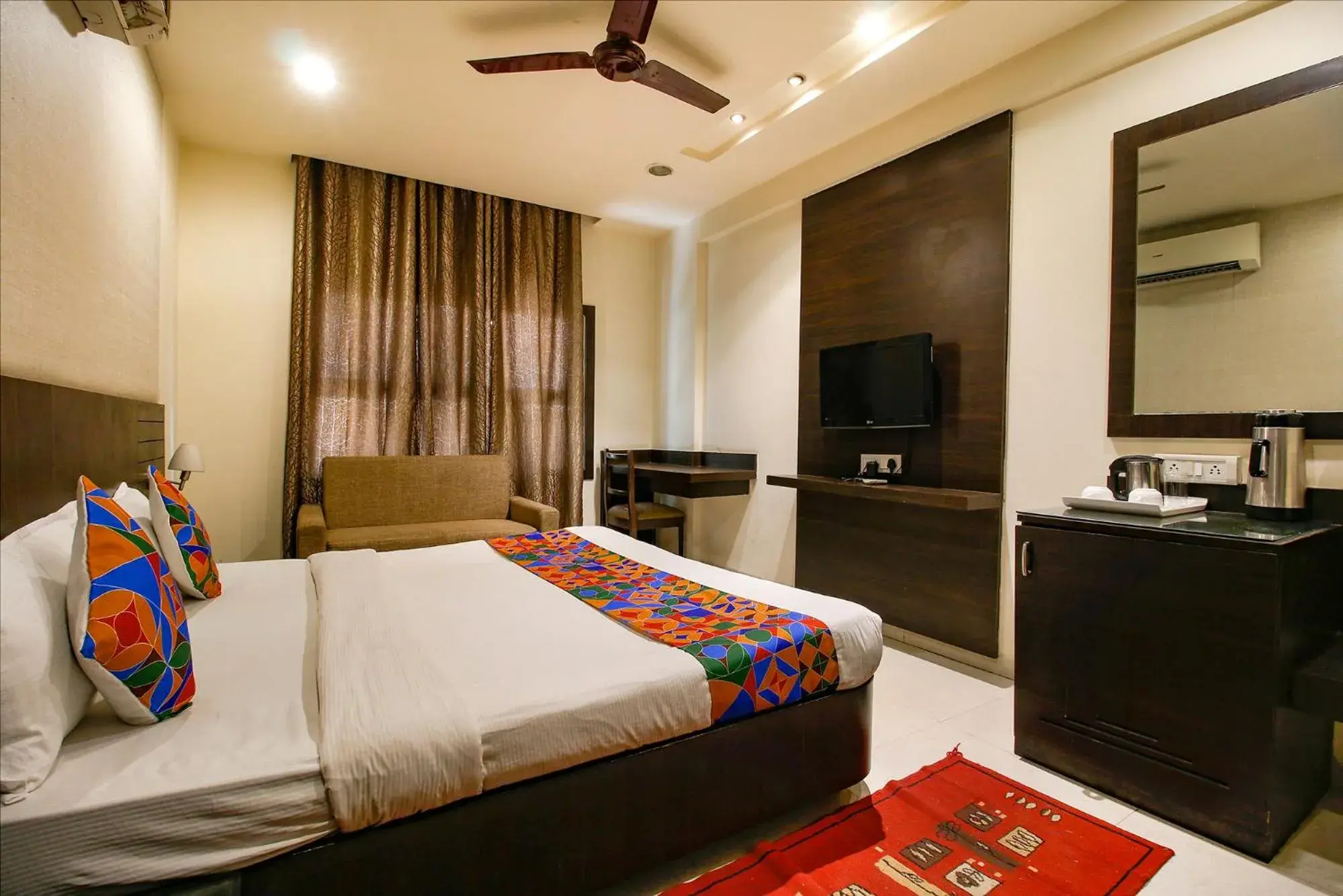 Bedroom, Bed in FabHotel Kamla Regency Bedroom, Bed in FabHotel Kamla Regency