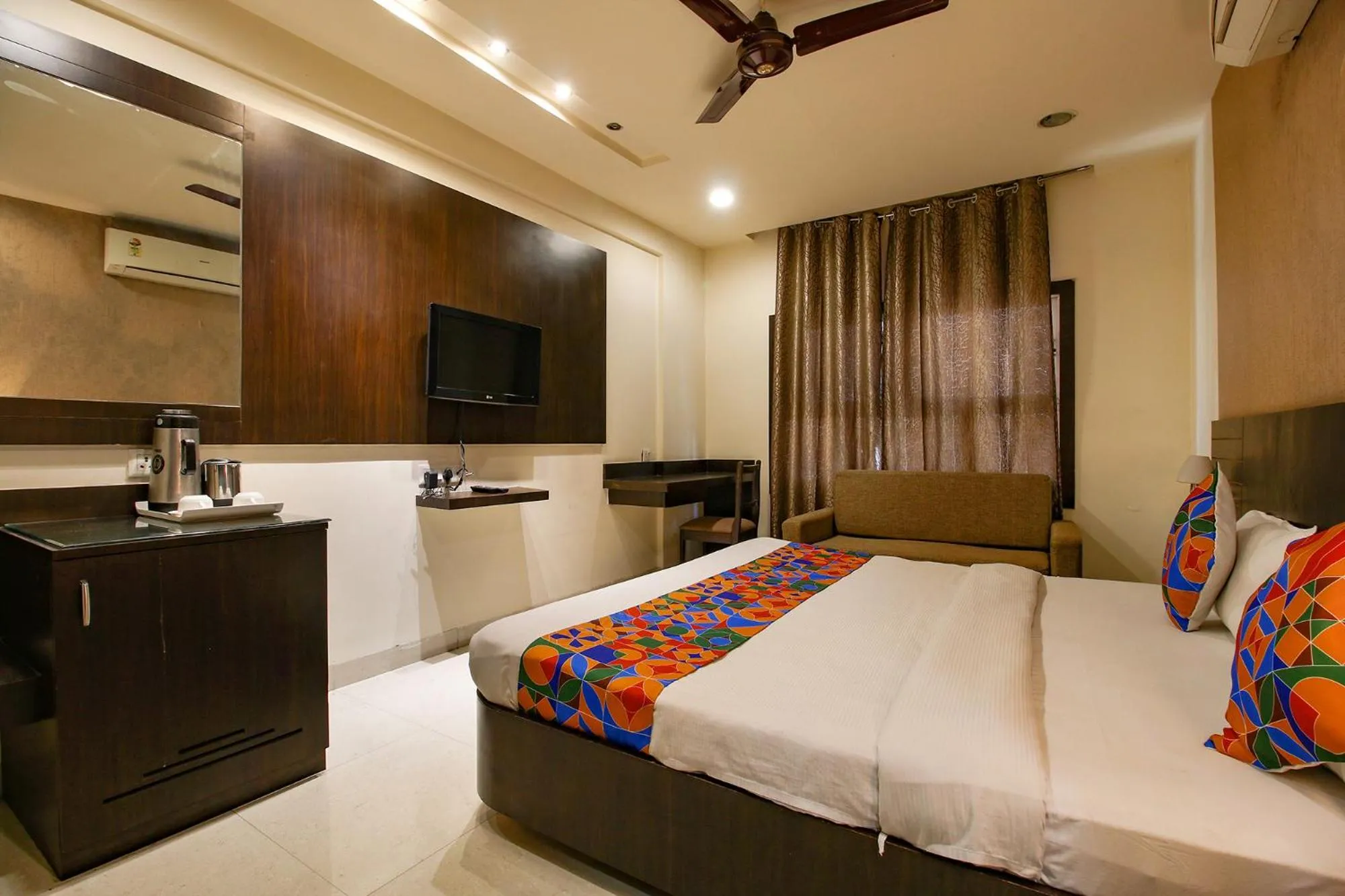 Bedroom, Bed in FabHotel Kamla Regency