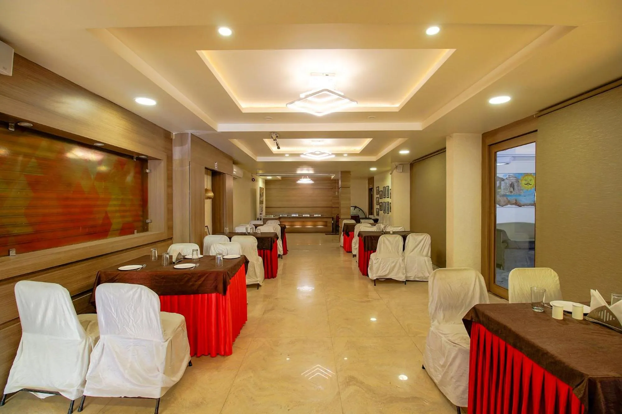 Banquet/Function facilities in FabHotel Kamla Regency
