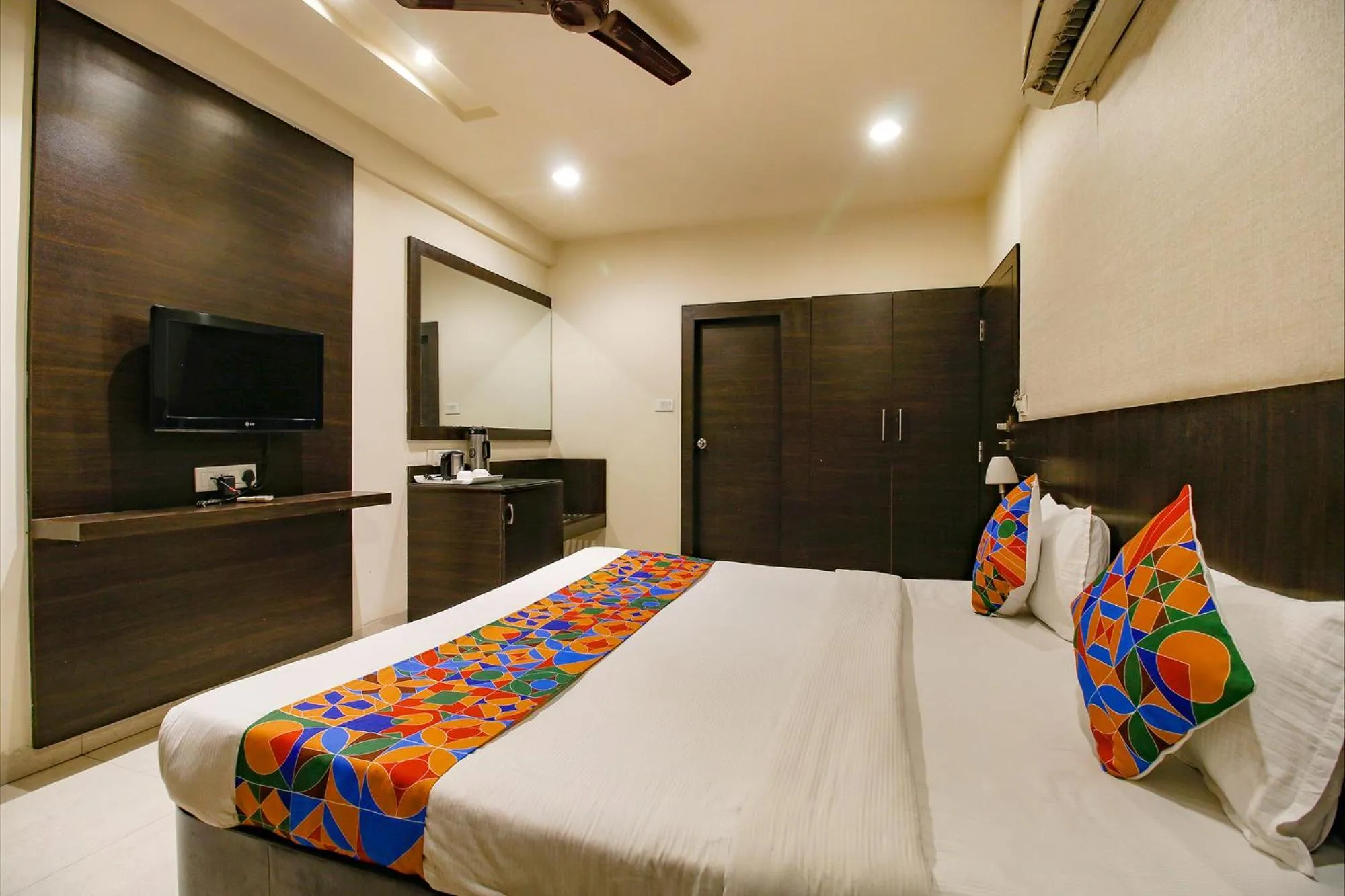 Bed in FabHotel Kamla Regency