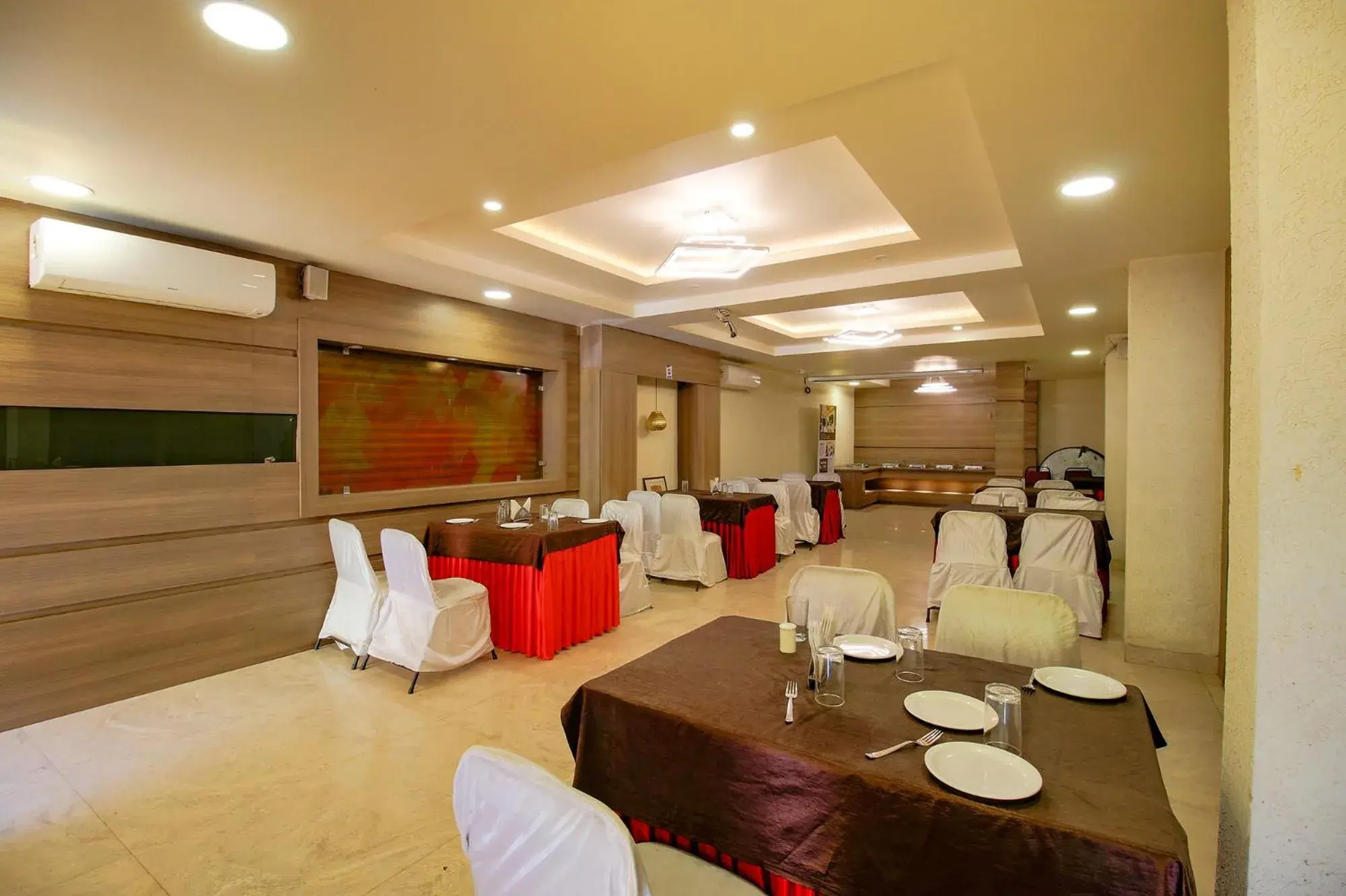 Restaurant/places to eat in FabHotel Kamla Regency Restaurant/places to eat in FabHotel Kamla Regency