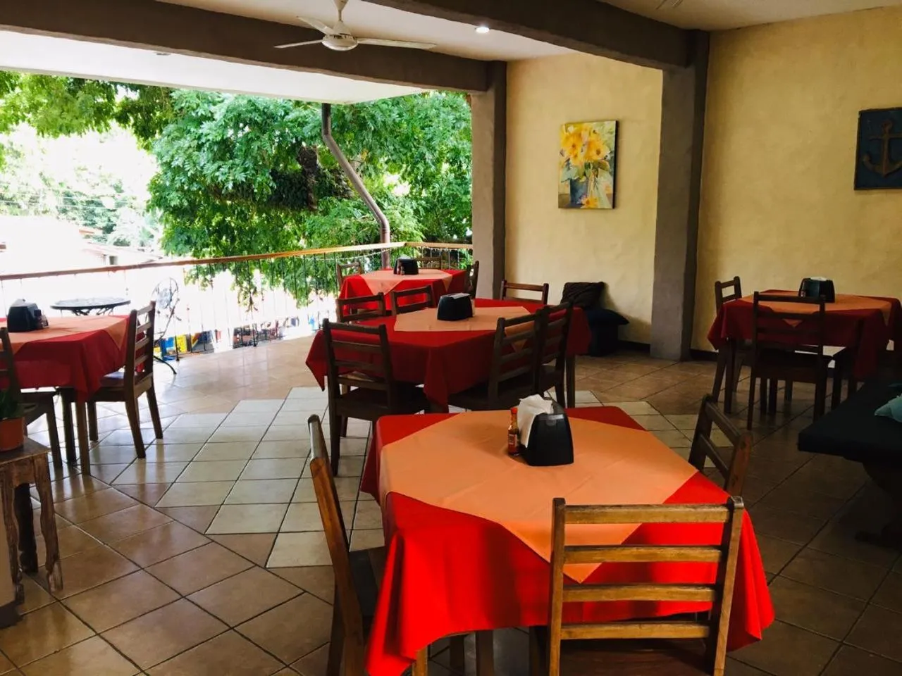 Restaurant/places to eat in Hotel Casa Esmeralda