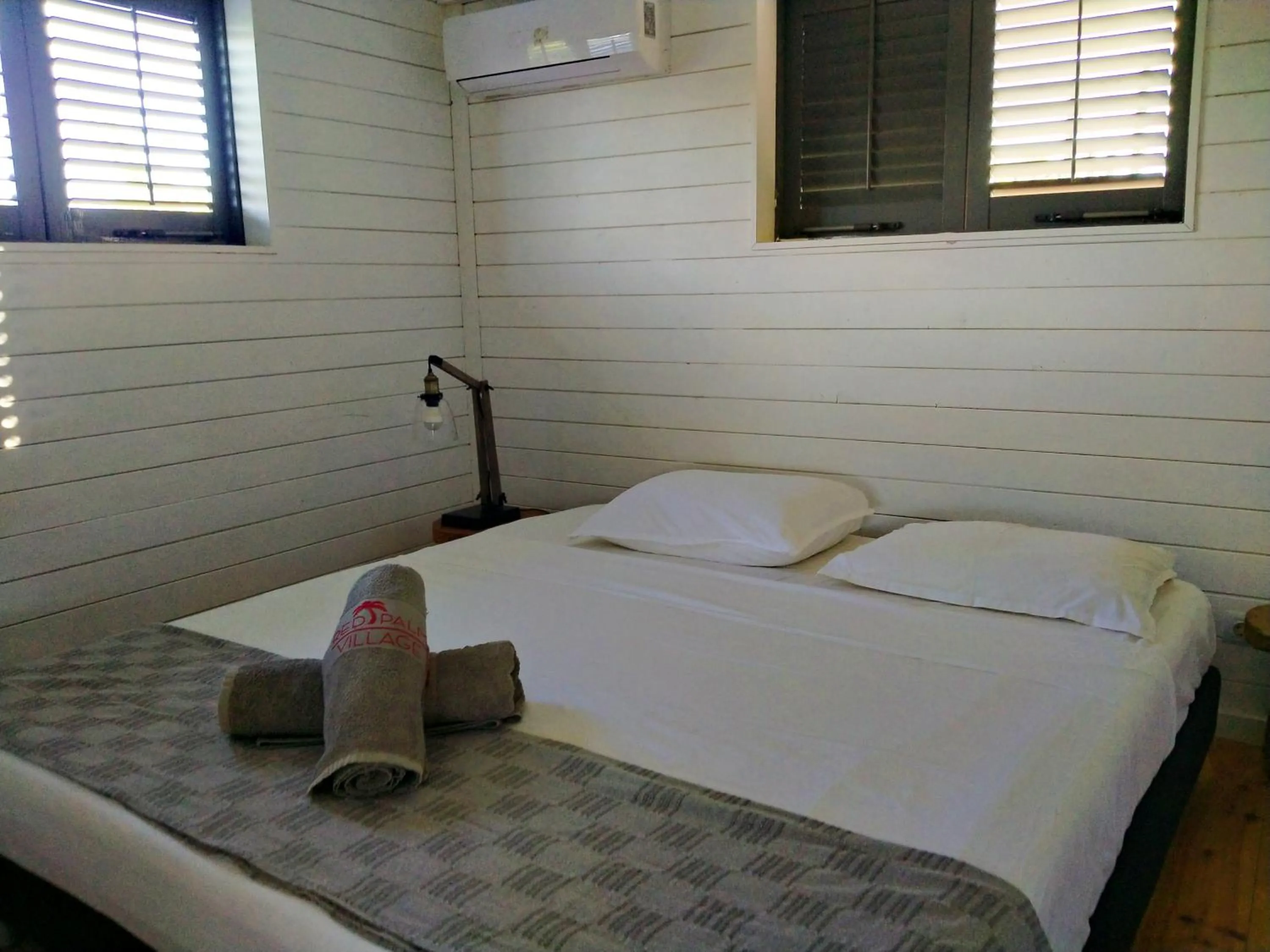 Bedroom, Bed in Red Palm Village