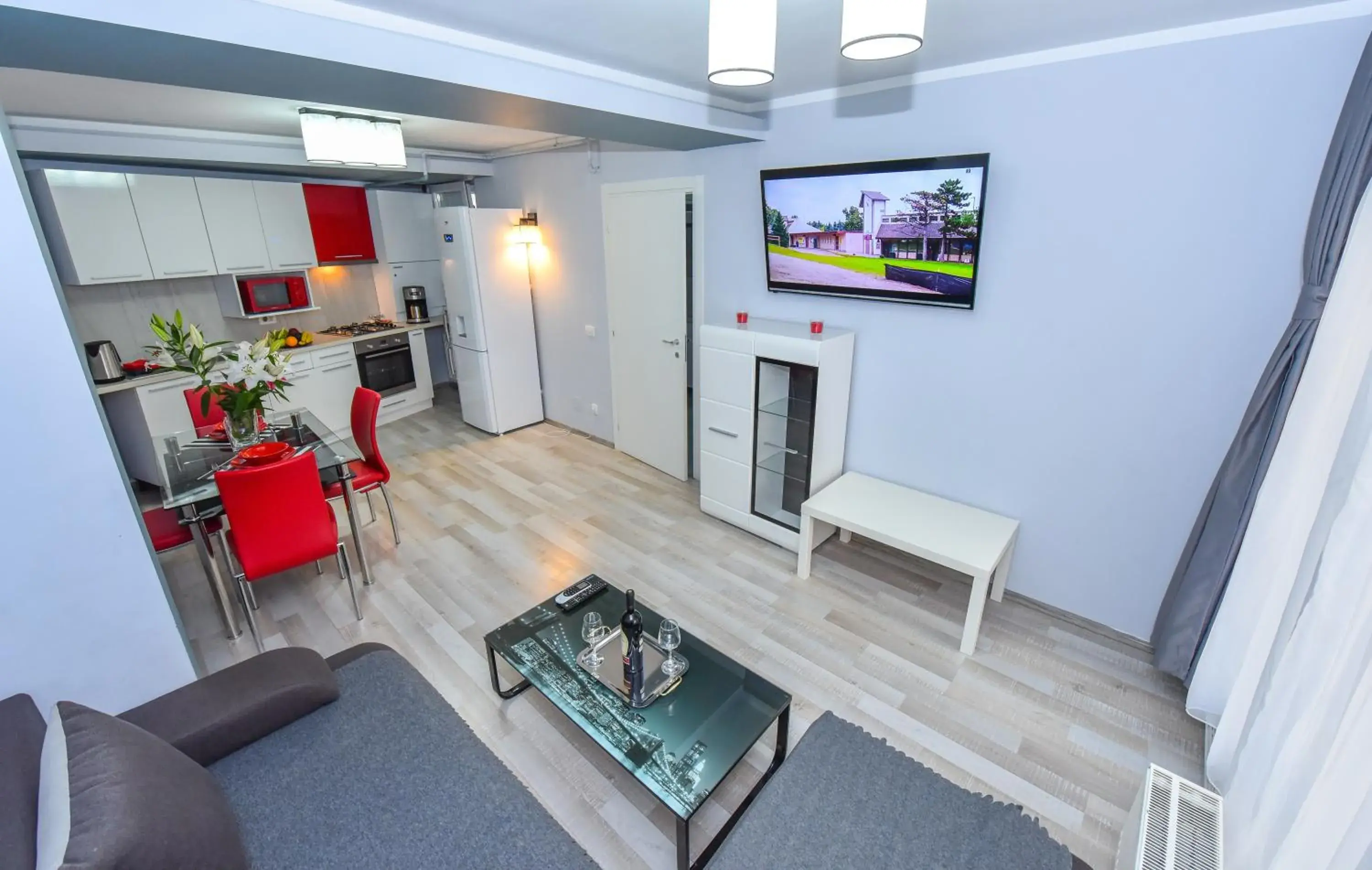 Superior Two-Bedroom Apartment with Balcony in CityScape Bucharest Superior Two-Bedroom Apartment with Balcony in CityScape Bucharest