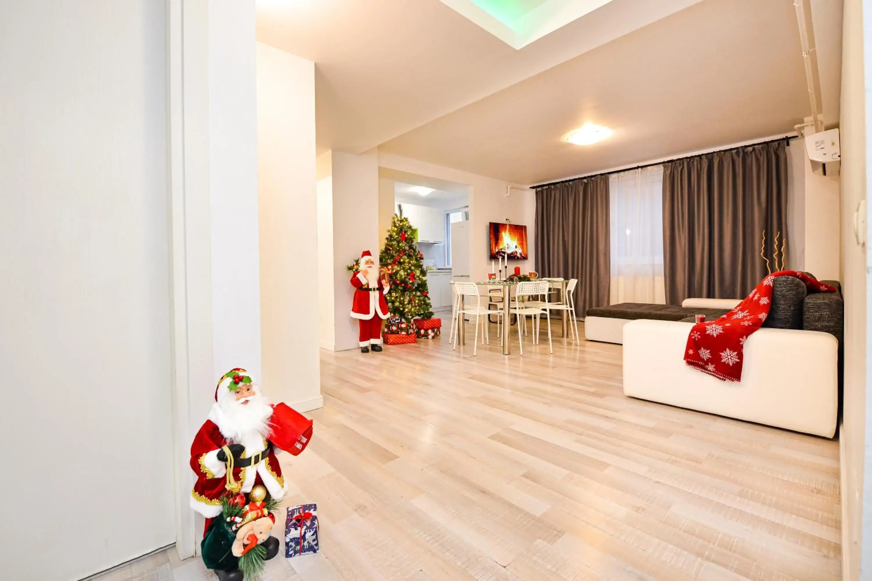 Three-Bedroom Apartment in CityScape Bucharest Three-Bedroom Apartment in CityScape Bucharest