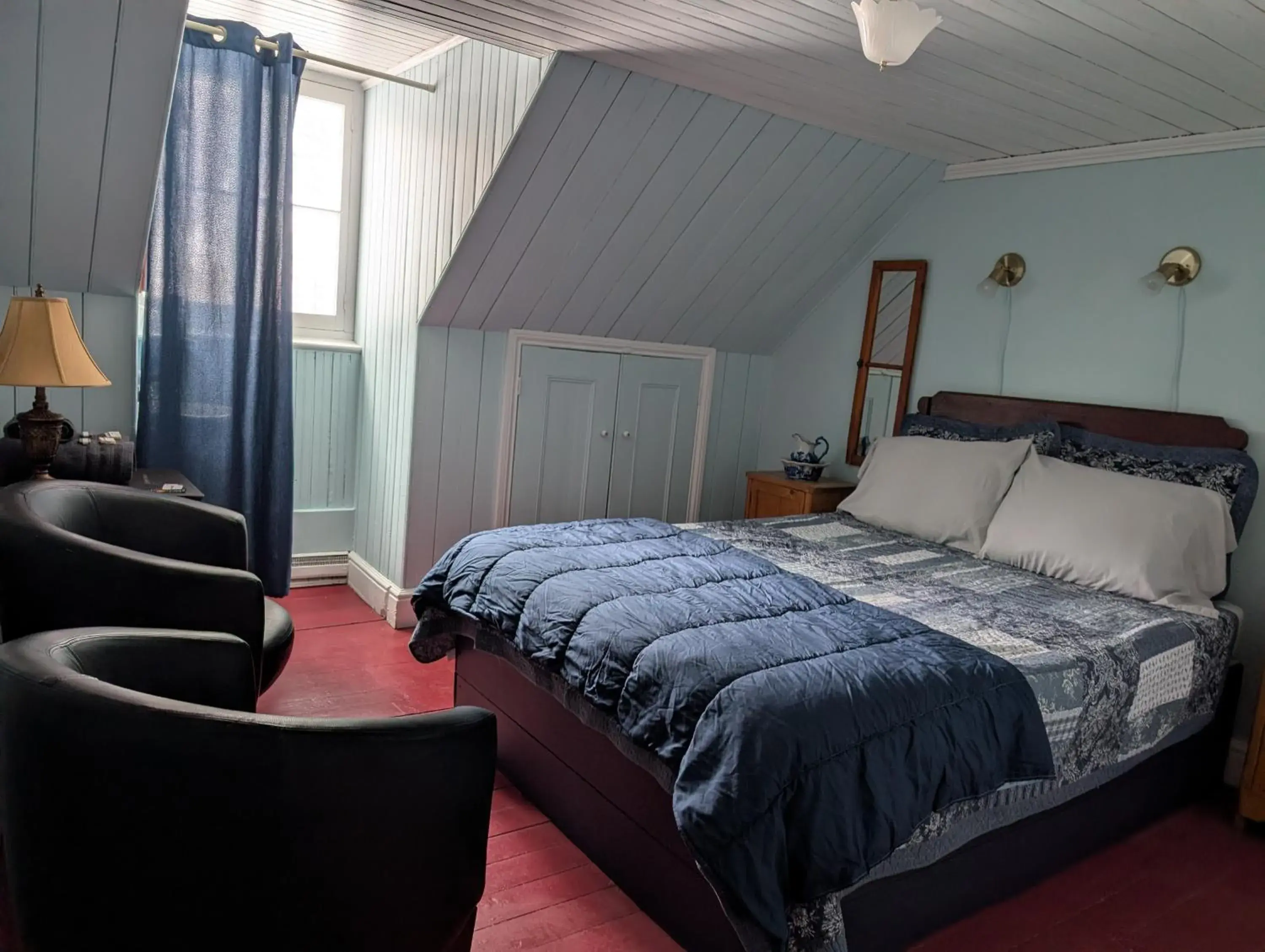 Double Room - single occupancy in Auberge Les Blancs Moutons Double Room - single occupancy in Auberge Les Blancs Moutons