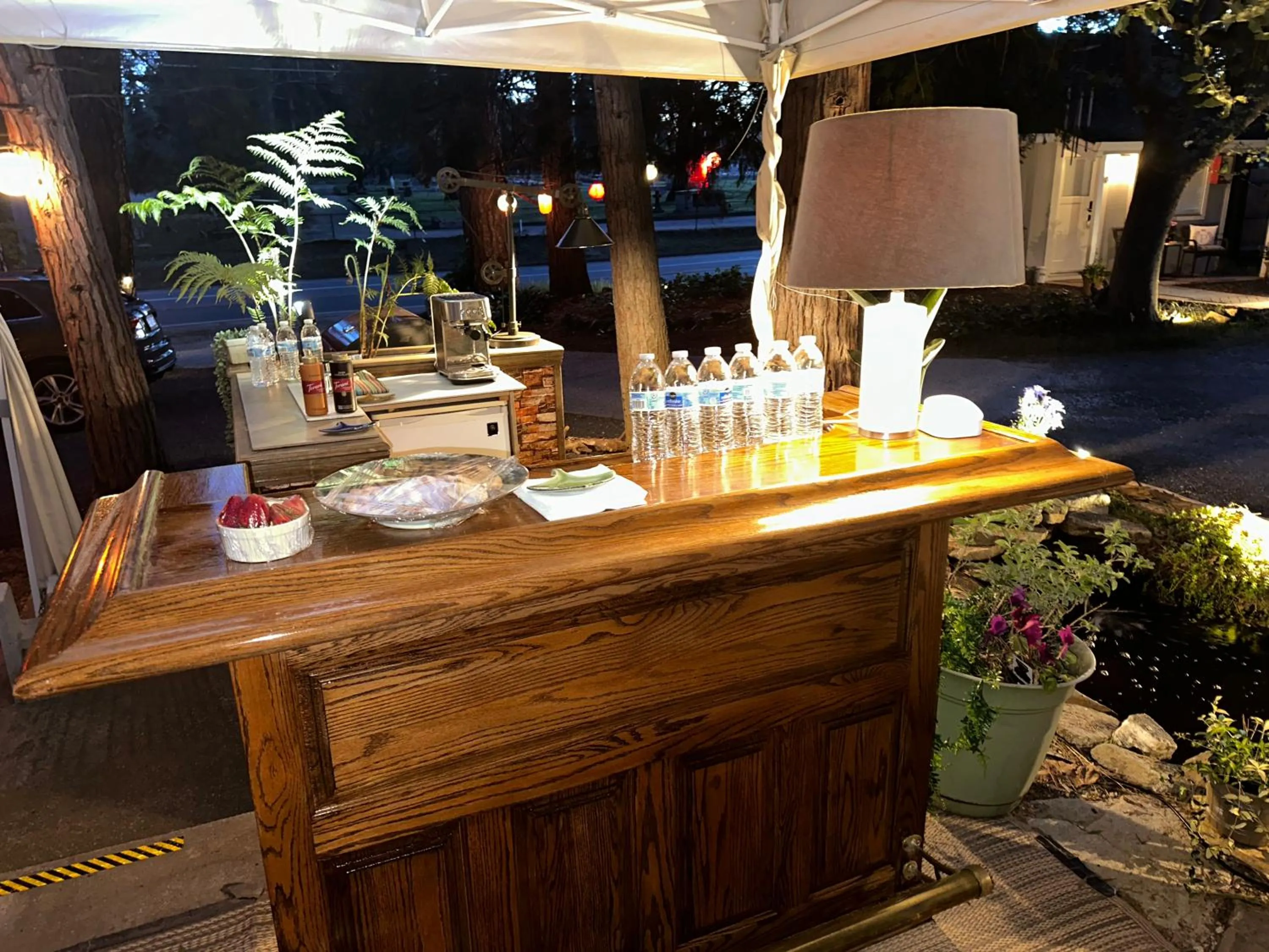 Patio in The Pines Inn and Cottages