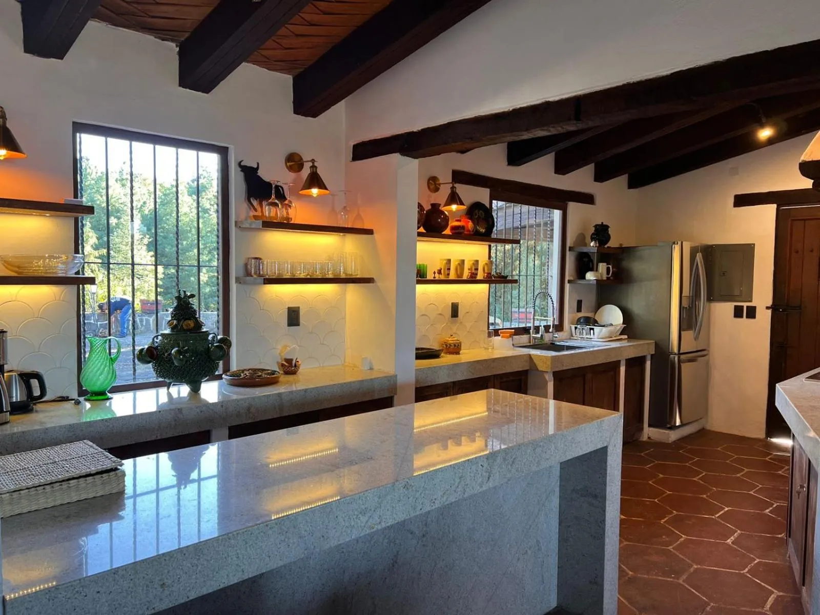 Kitchen or kitchenette in Villa del Lago