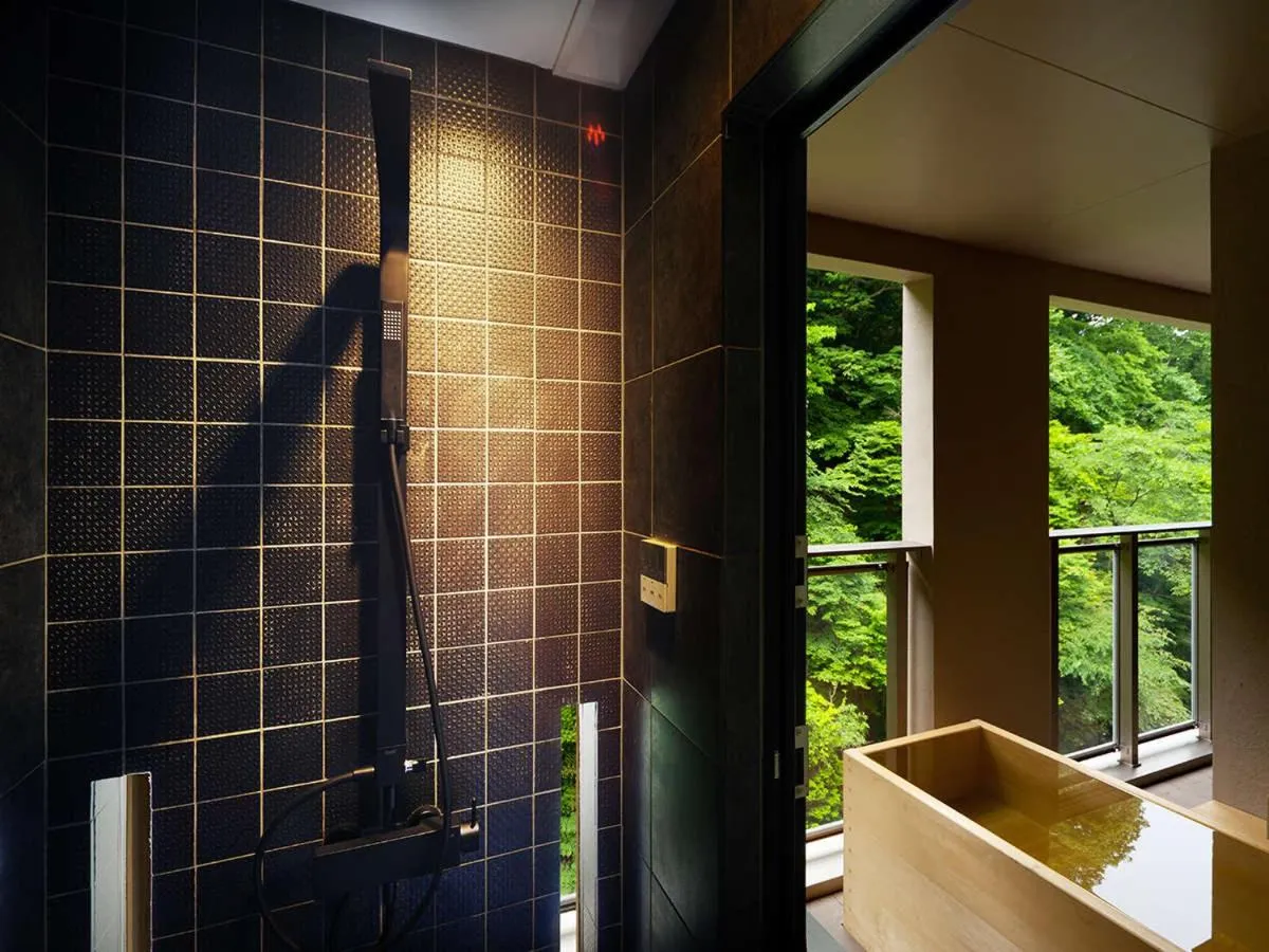 Shower in Hanare Matsushimakaku