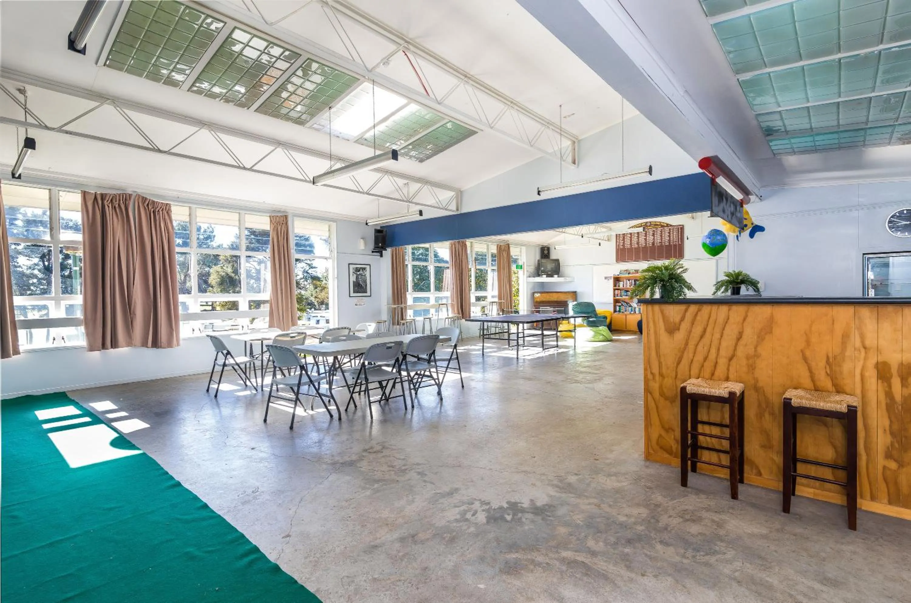 Communal lounge/ TV room in Motutere Bay TOP 10 Holiday Park