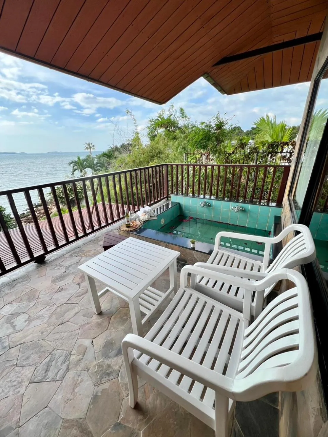 Sea view in Birds and Bees Resort