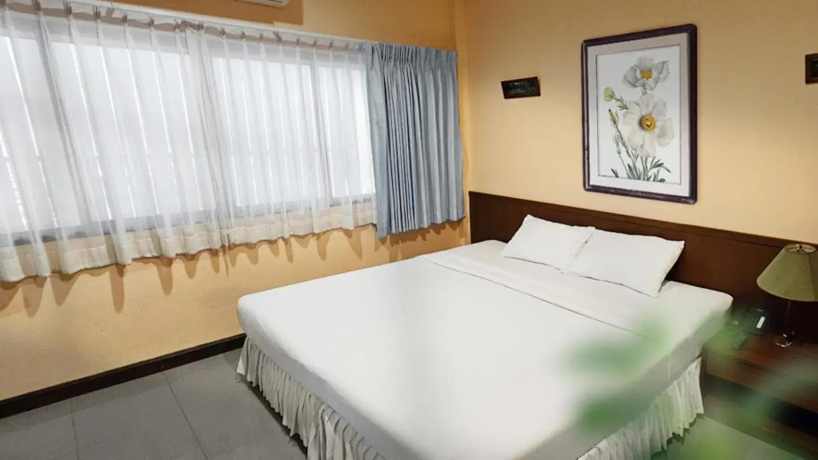 Standard Room in Birds and Bees Resort Standard Room in Birds and Bees Resort