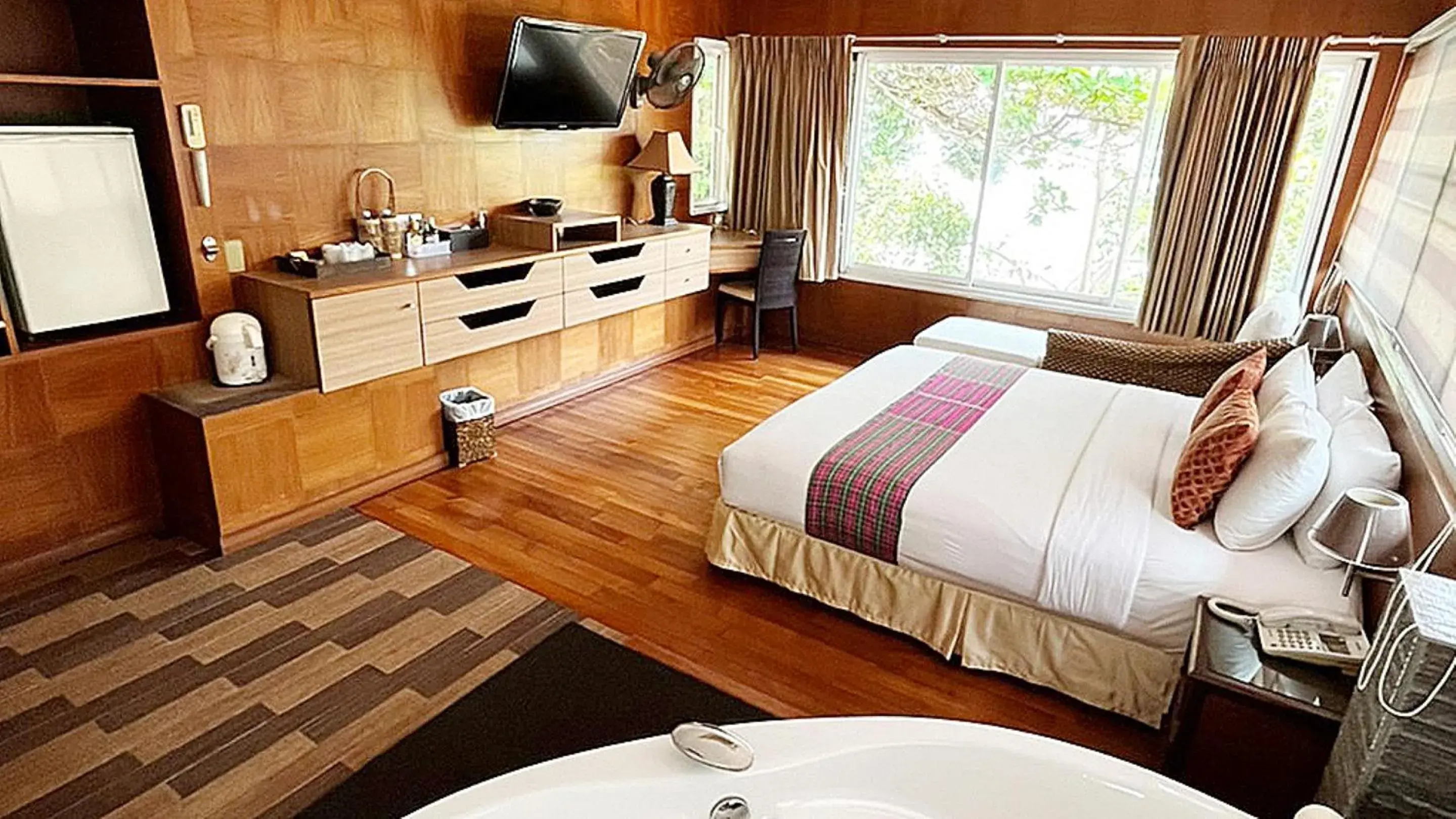 Sky in Birds and Bees Resort Sky in Birds and Bees Resort