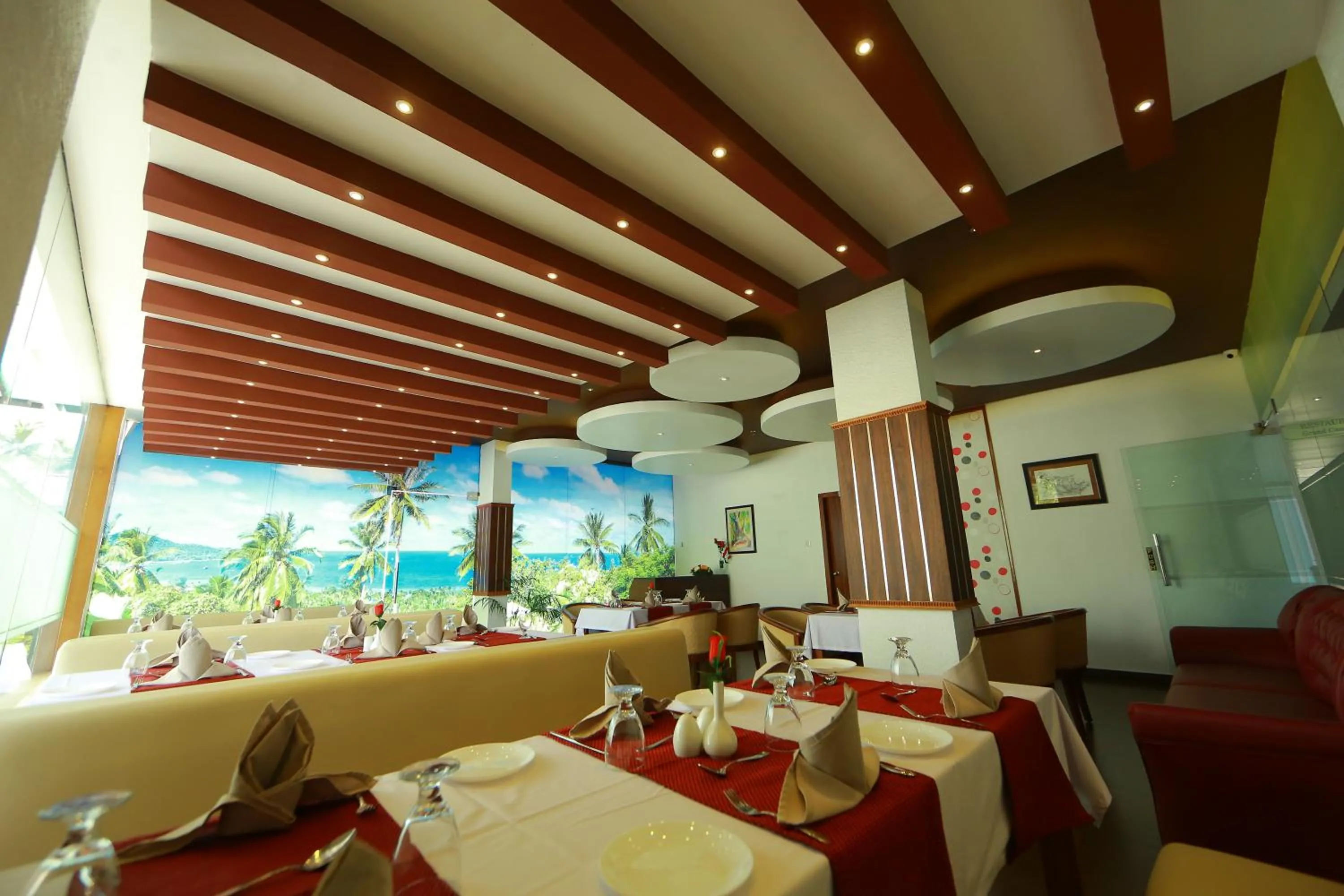 Restaurant/places to eat in Park regency