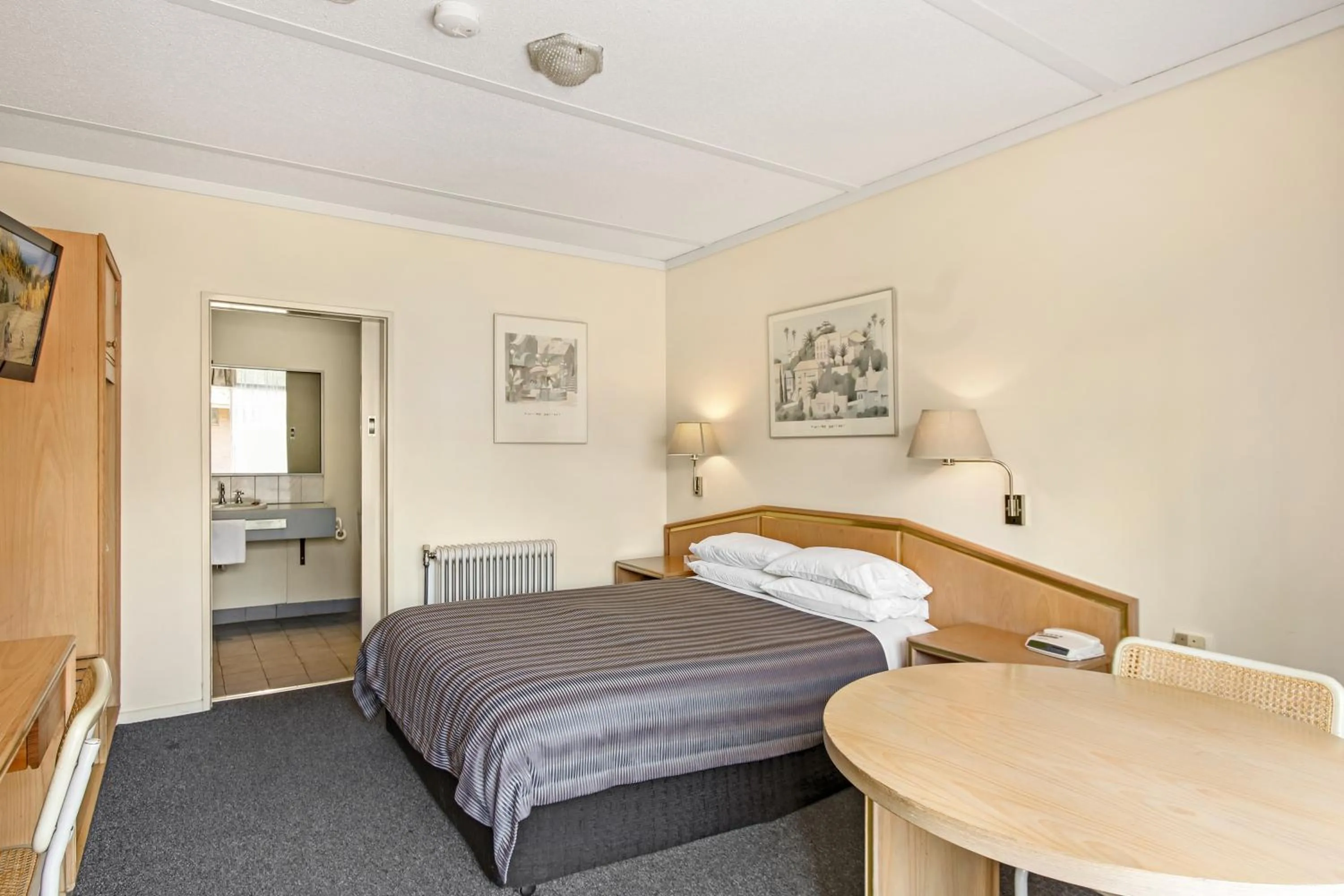 Bedroom, Bed in Moe Parklands Motel