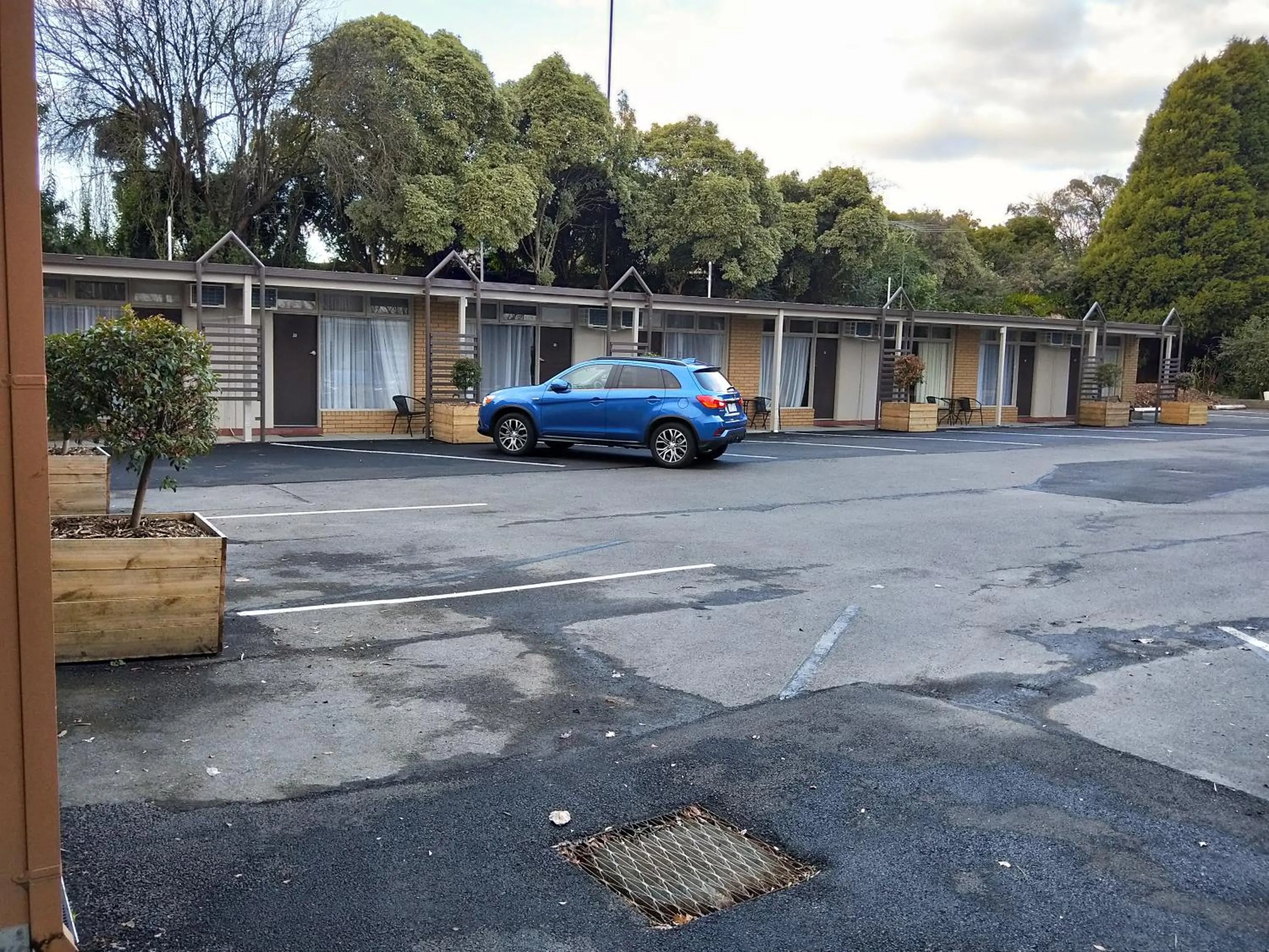 Property building in Moe Parklands Motel