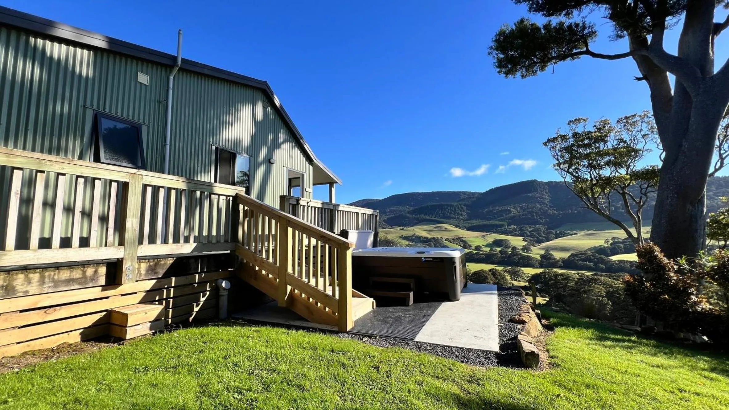 Hot Tub in Mohua Park - Catlins Eco Accommodation