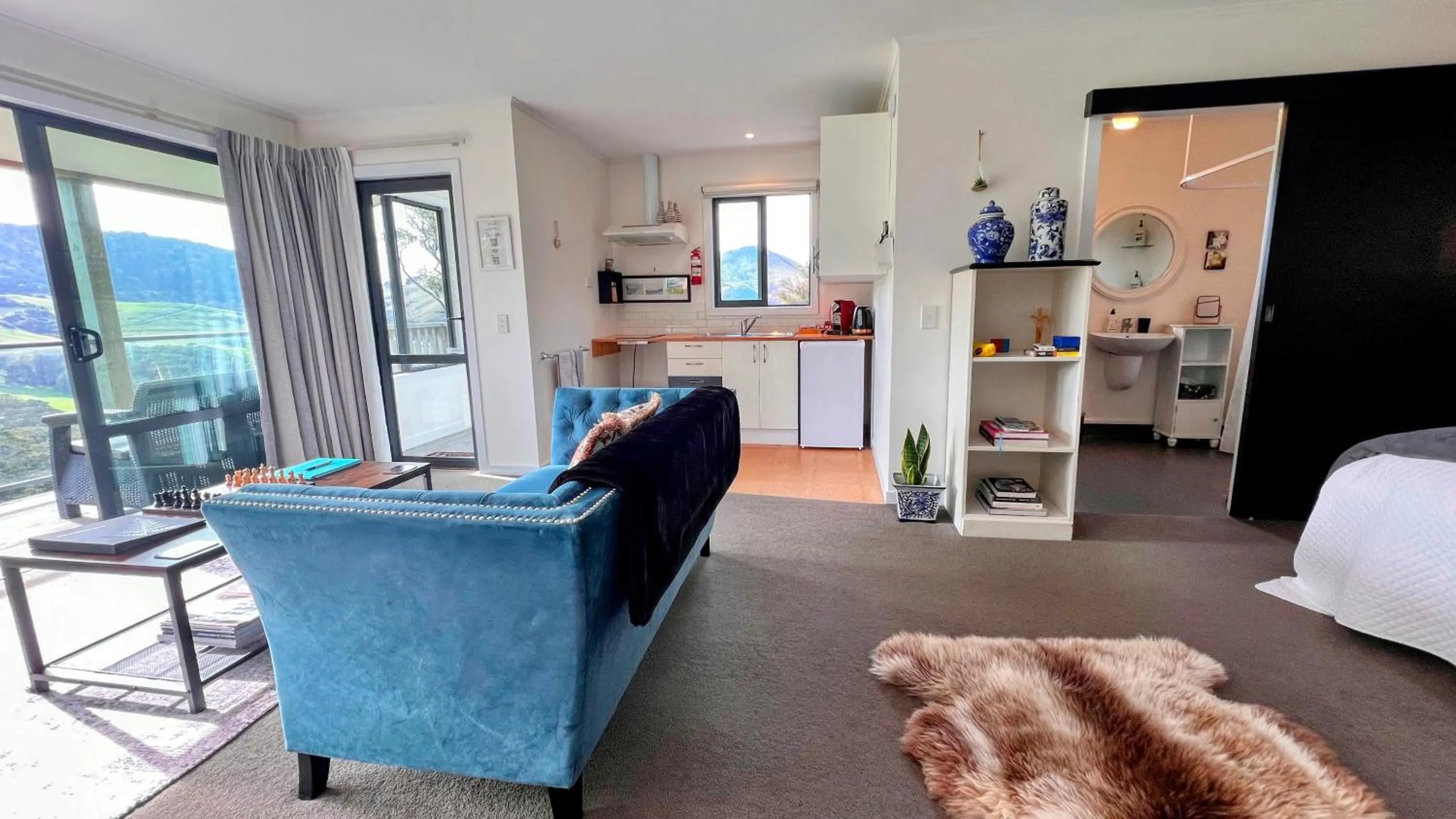 Bathroom, Bed in Mohua Park - Catlins Eco Accommodation
