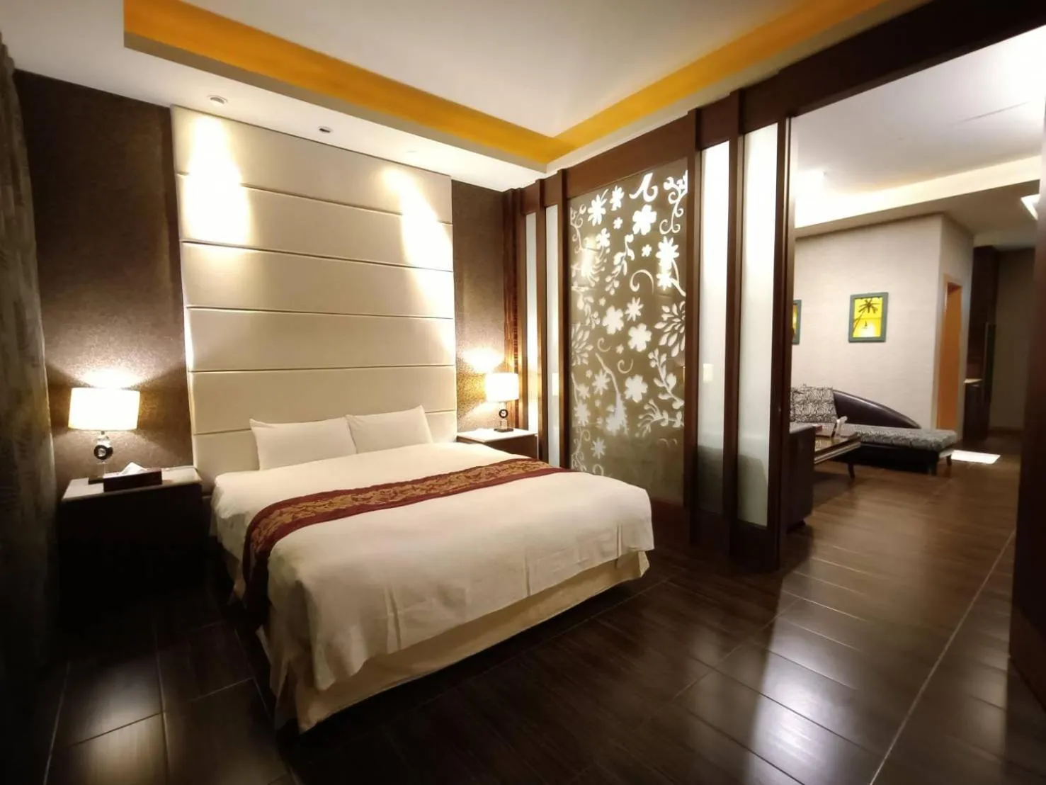 Bed in Moon Area Motel