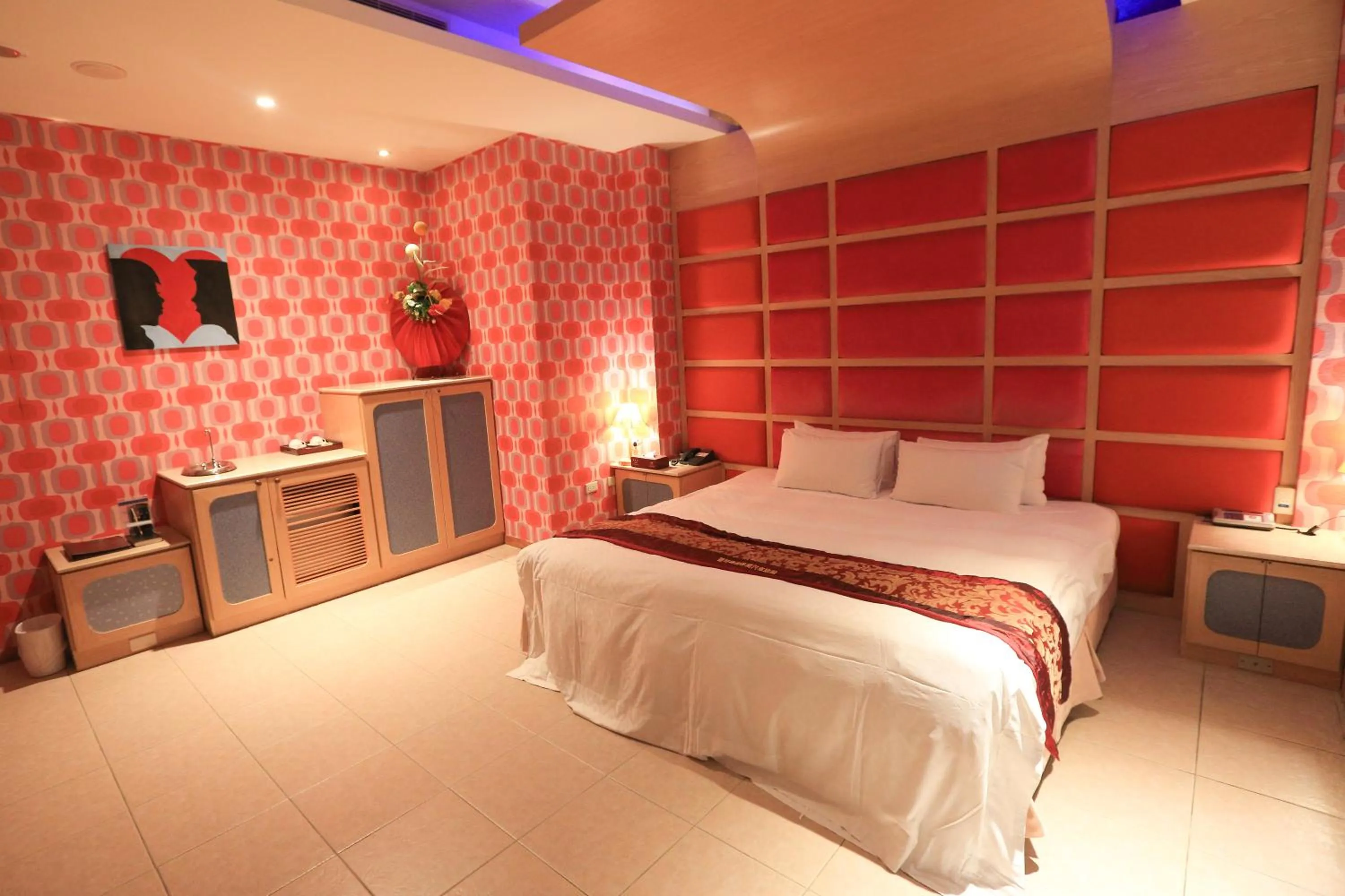 Bed in Moon Area Motel