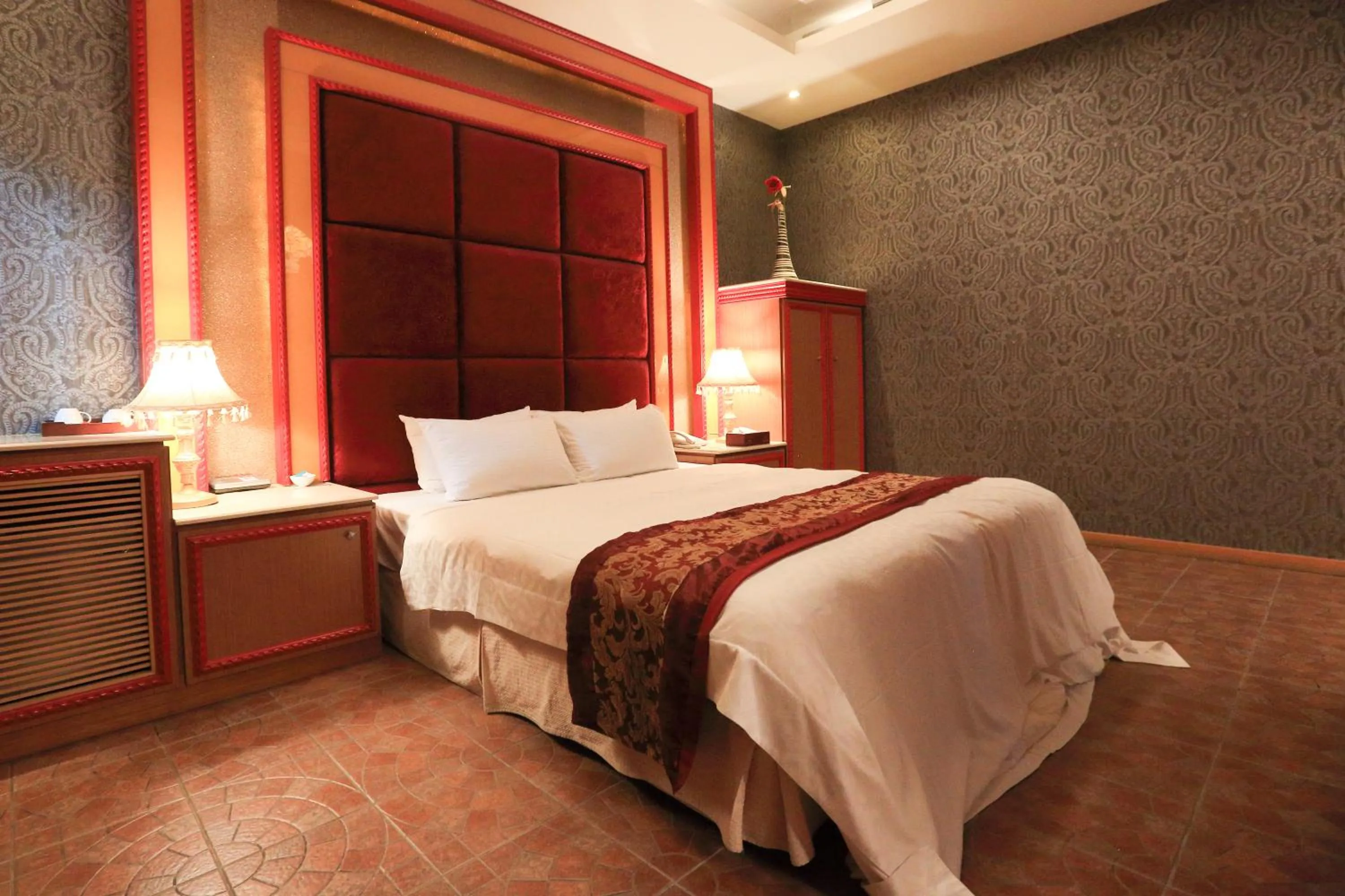 Bed in Moon Area Motel