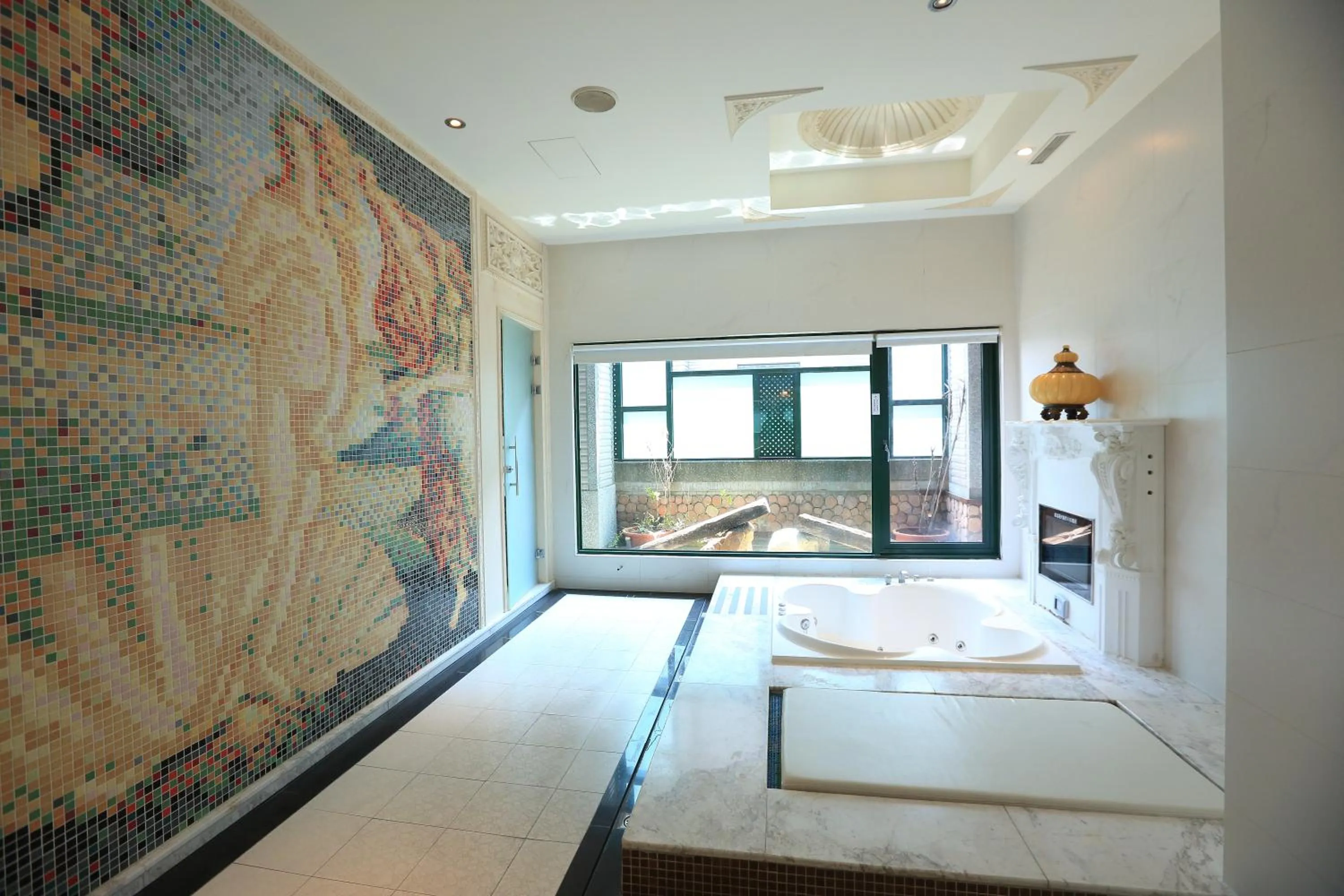 Bathroom, Bed in Moon Area Motel