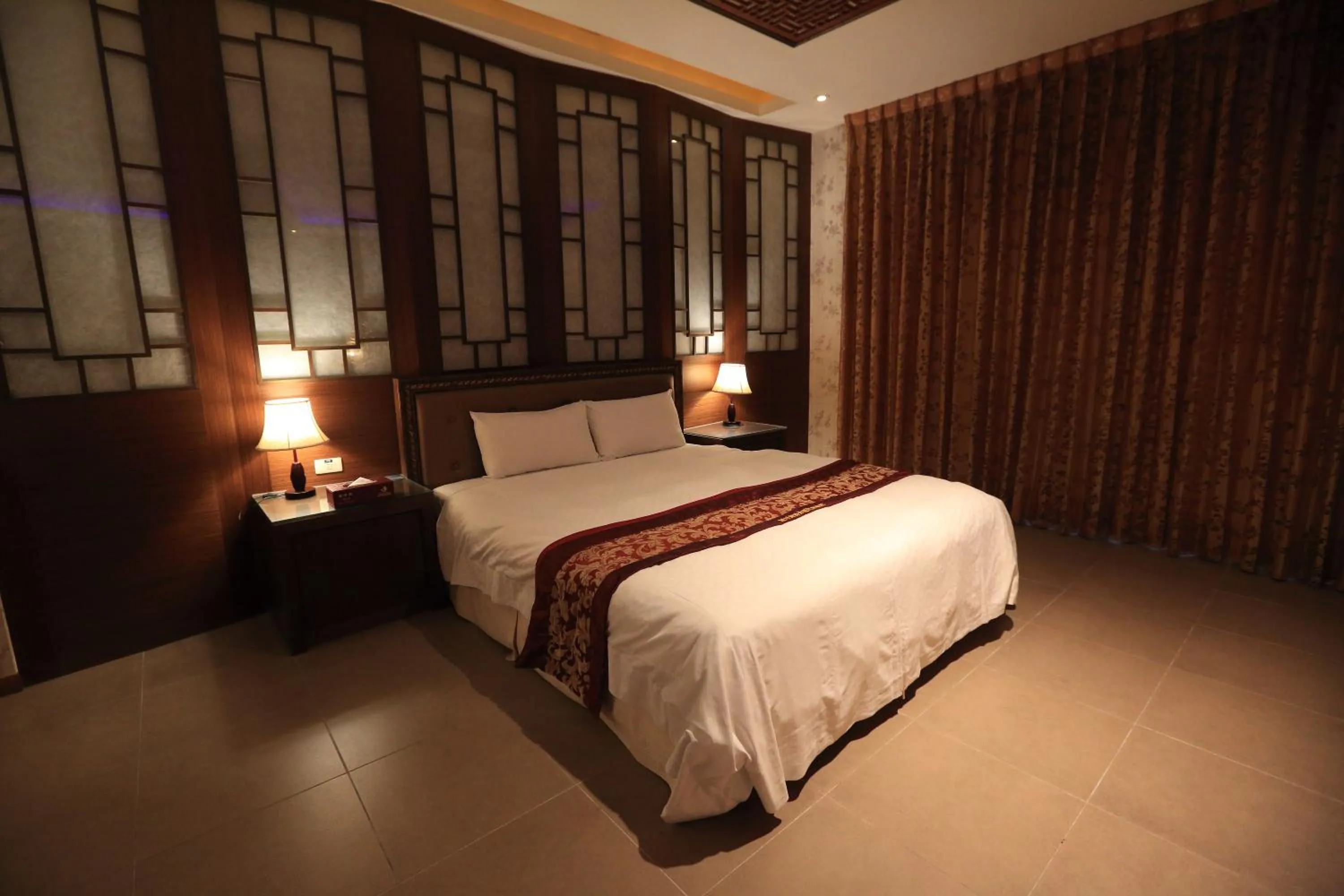 Bed in Moon Area Motel