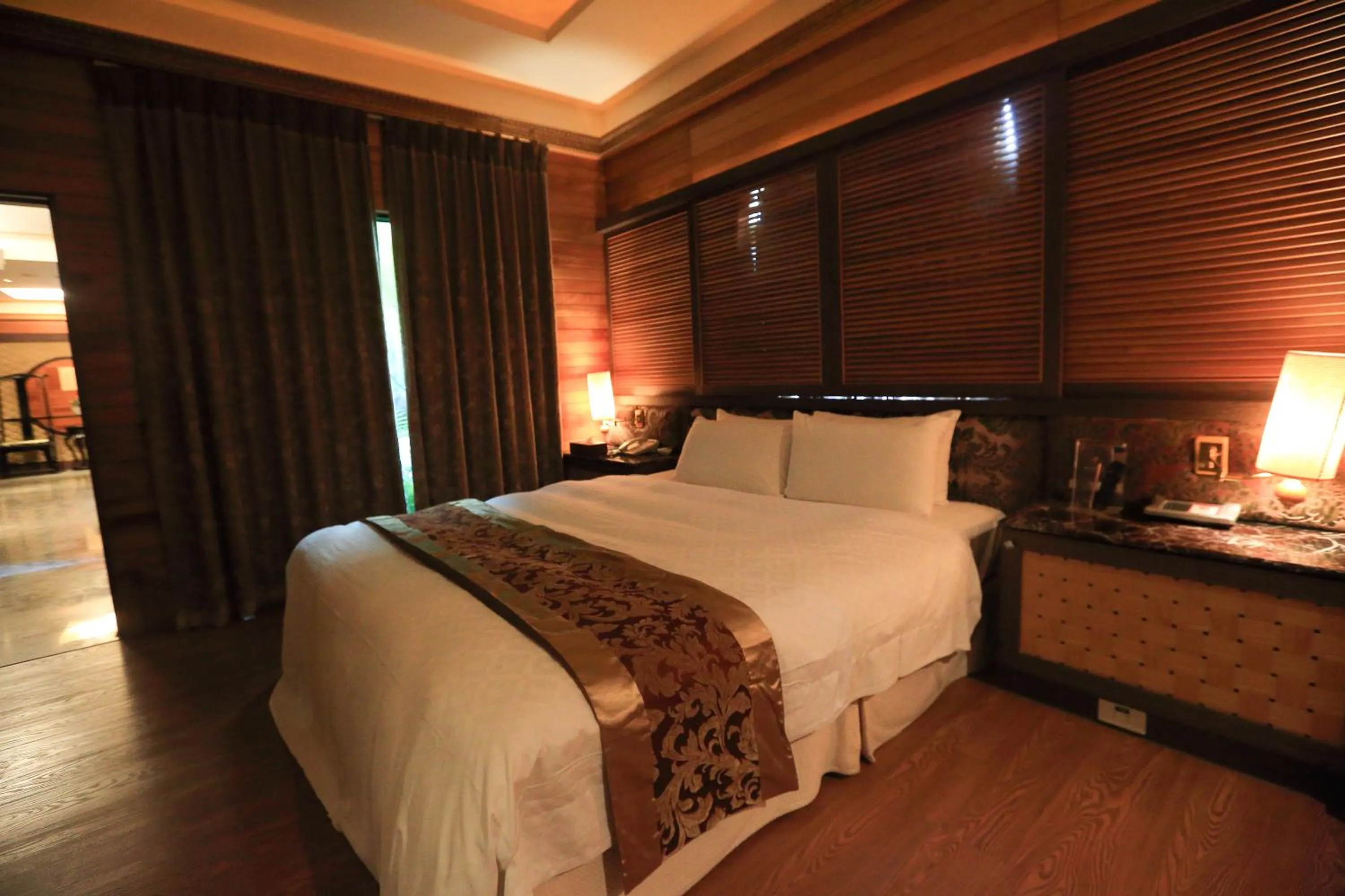 Bed in Moon Area Motel