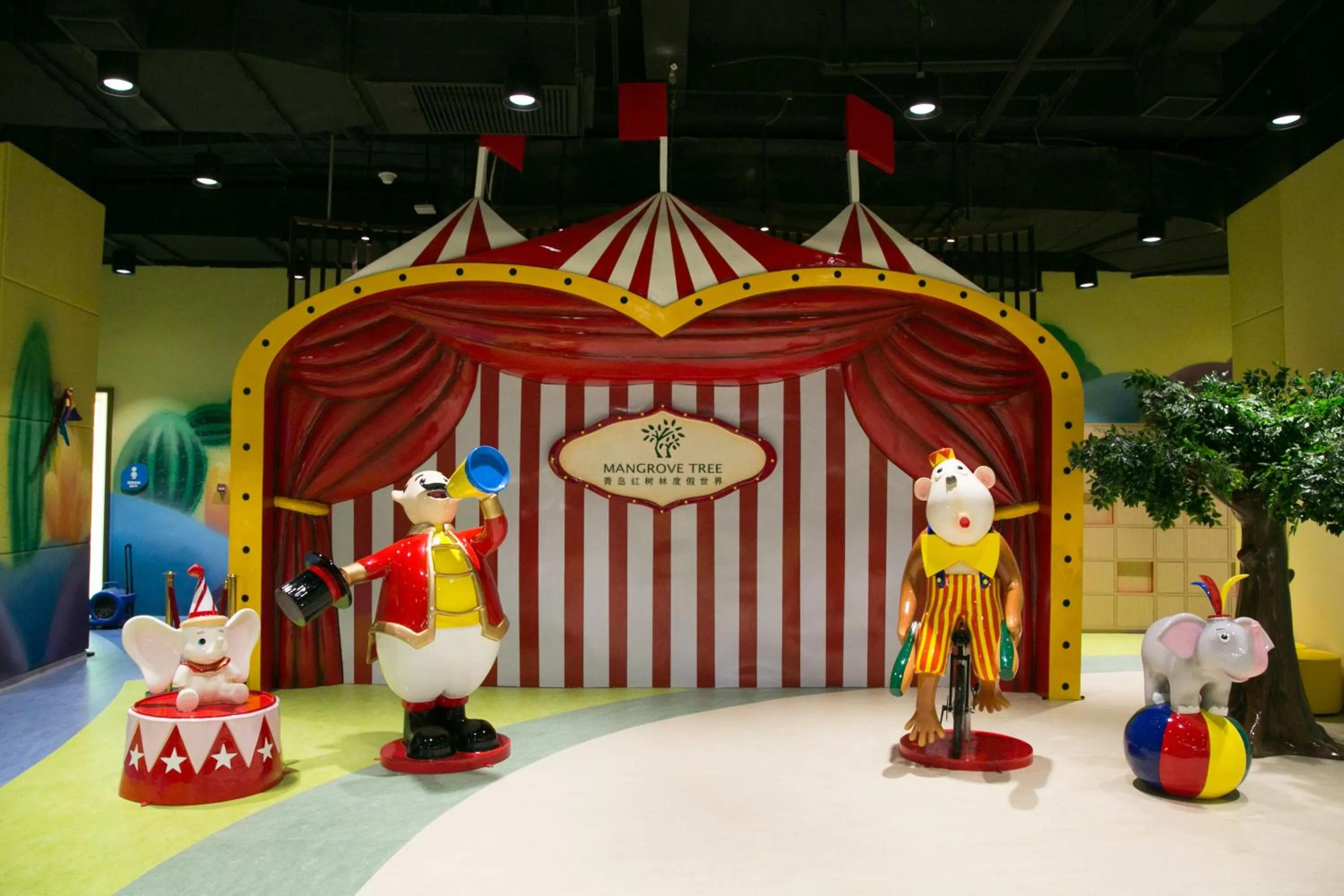 Children play ground in Qingdao Mangrove Tree Resort World - Red Coral Hotel