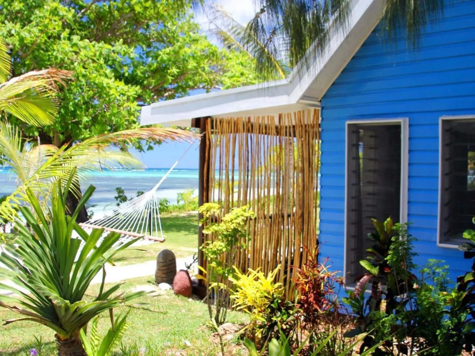 Beach in Oarsman's Bay Lodge