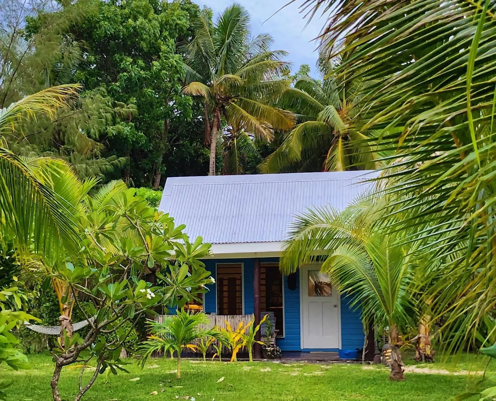 Garden in Oarsman's Bay Lodge