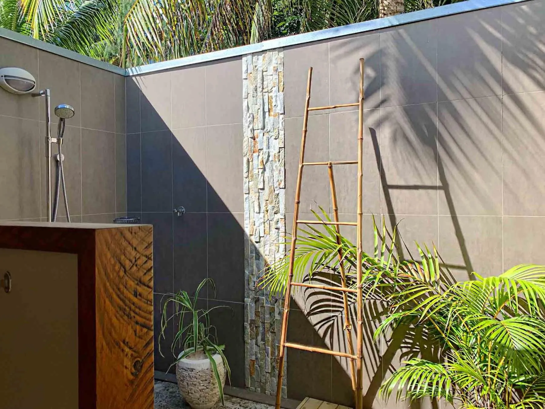 Shower in Oarsman's Bay Lodge