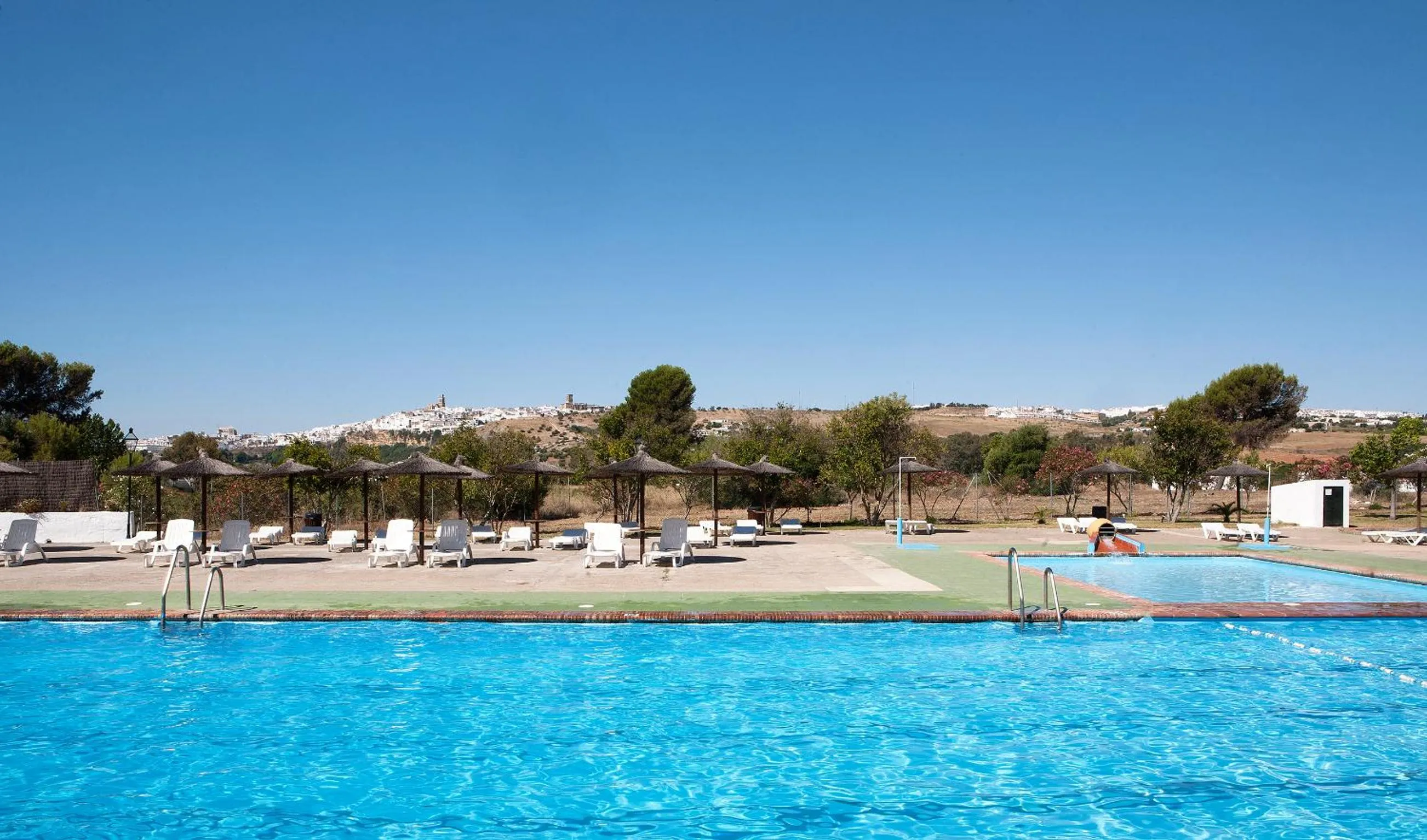 Swimming pool in Mesón de la Molinera