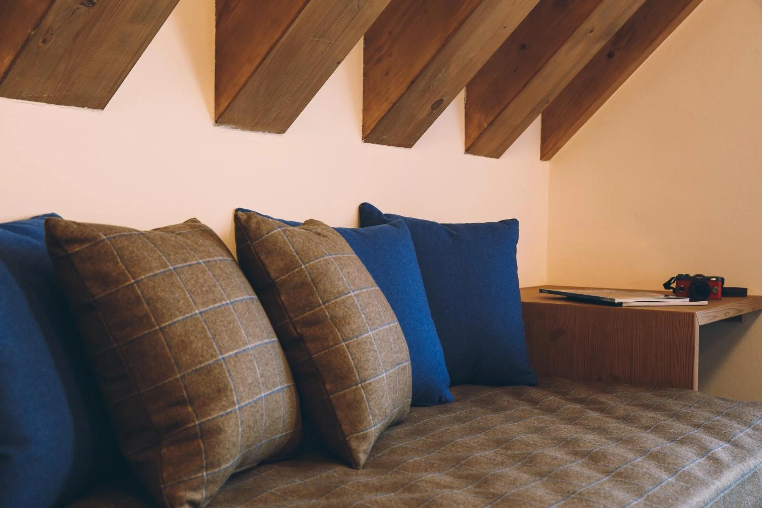 Other in Residence Langes