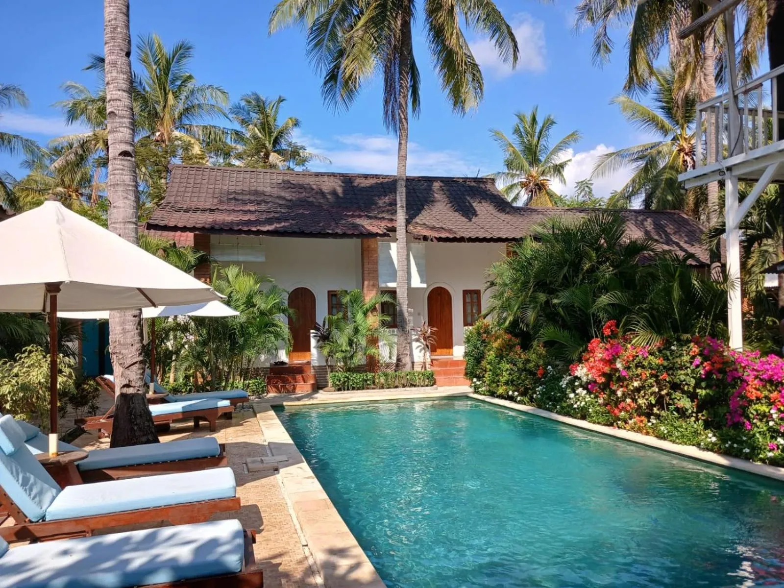 Property building in White Coconut Resort