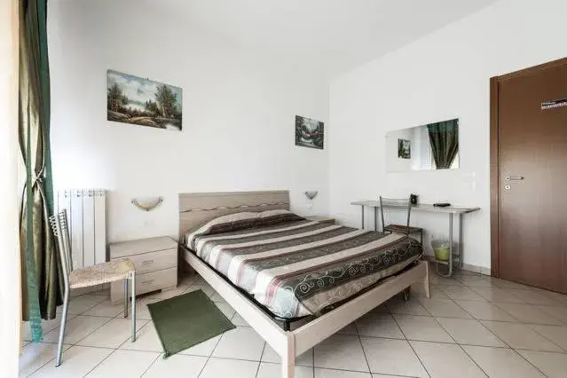 Double Room with Private External Bathroom - single occupancy in Affittacamere Scotto Double Room with Private External Bathroom - single occupancy in Affittacamere Scotto