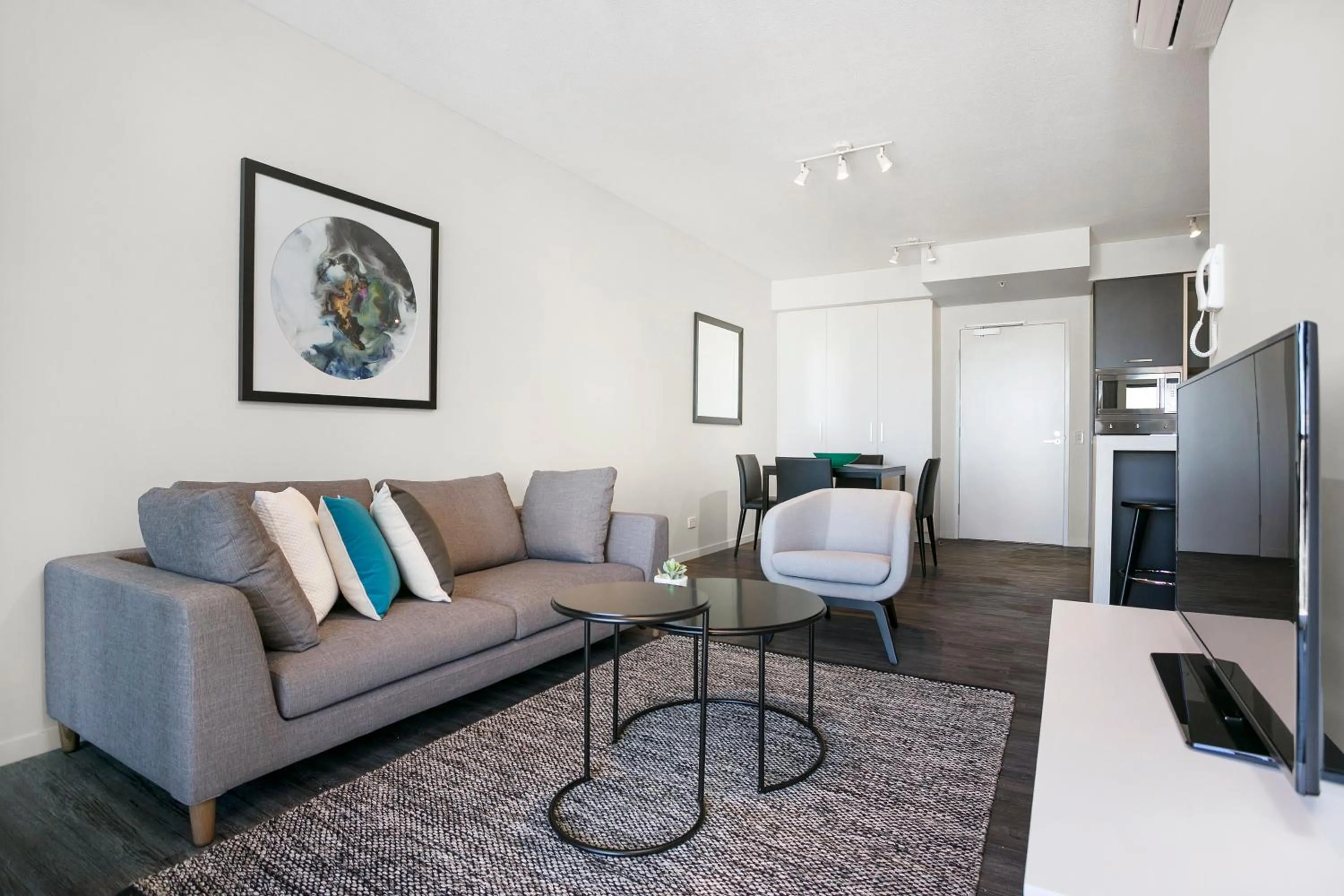 TV and multimedia in Soda Apartments by CLLIX