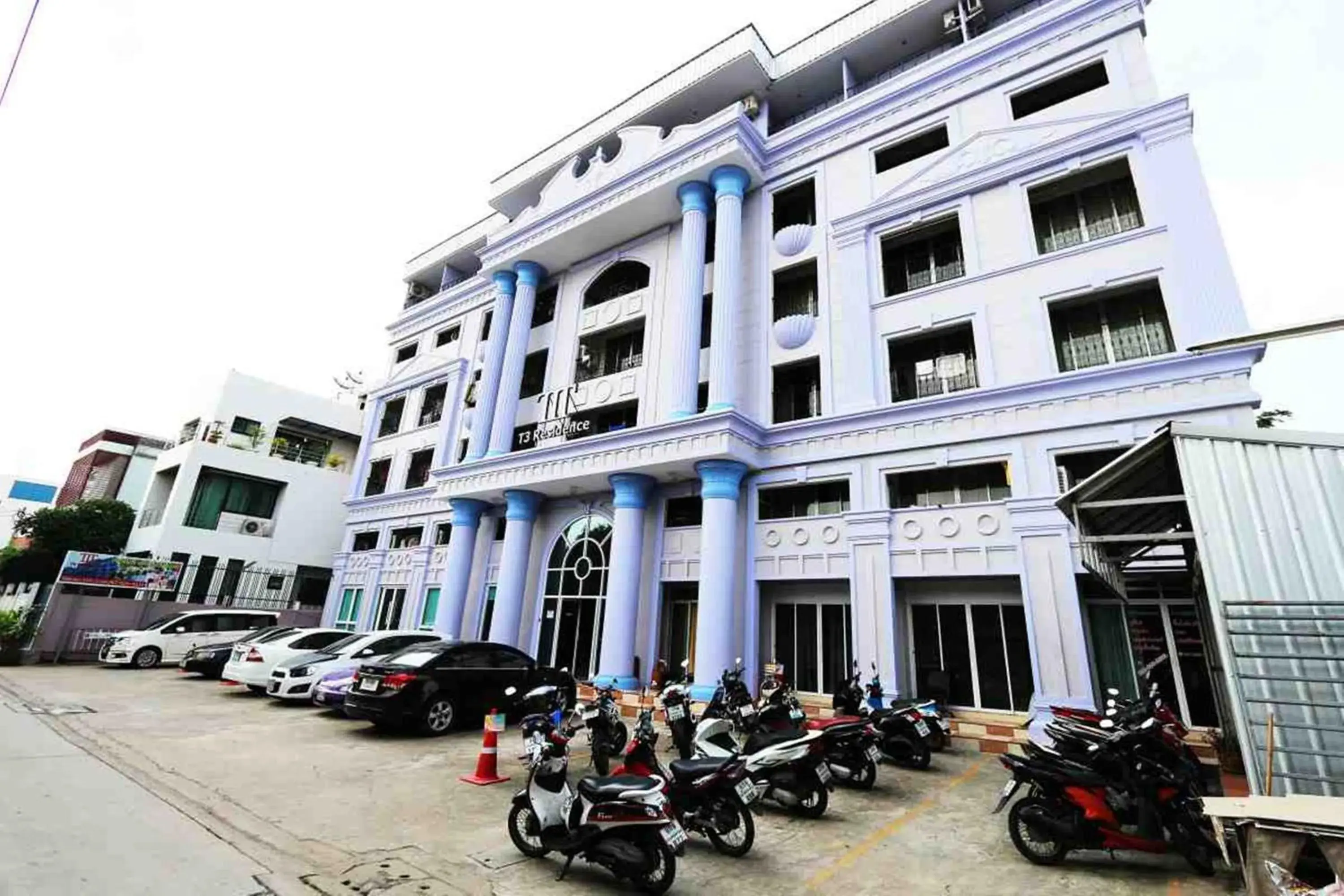 Property building in T3 Residence Property building in T3 Residence