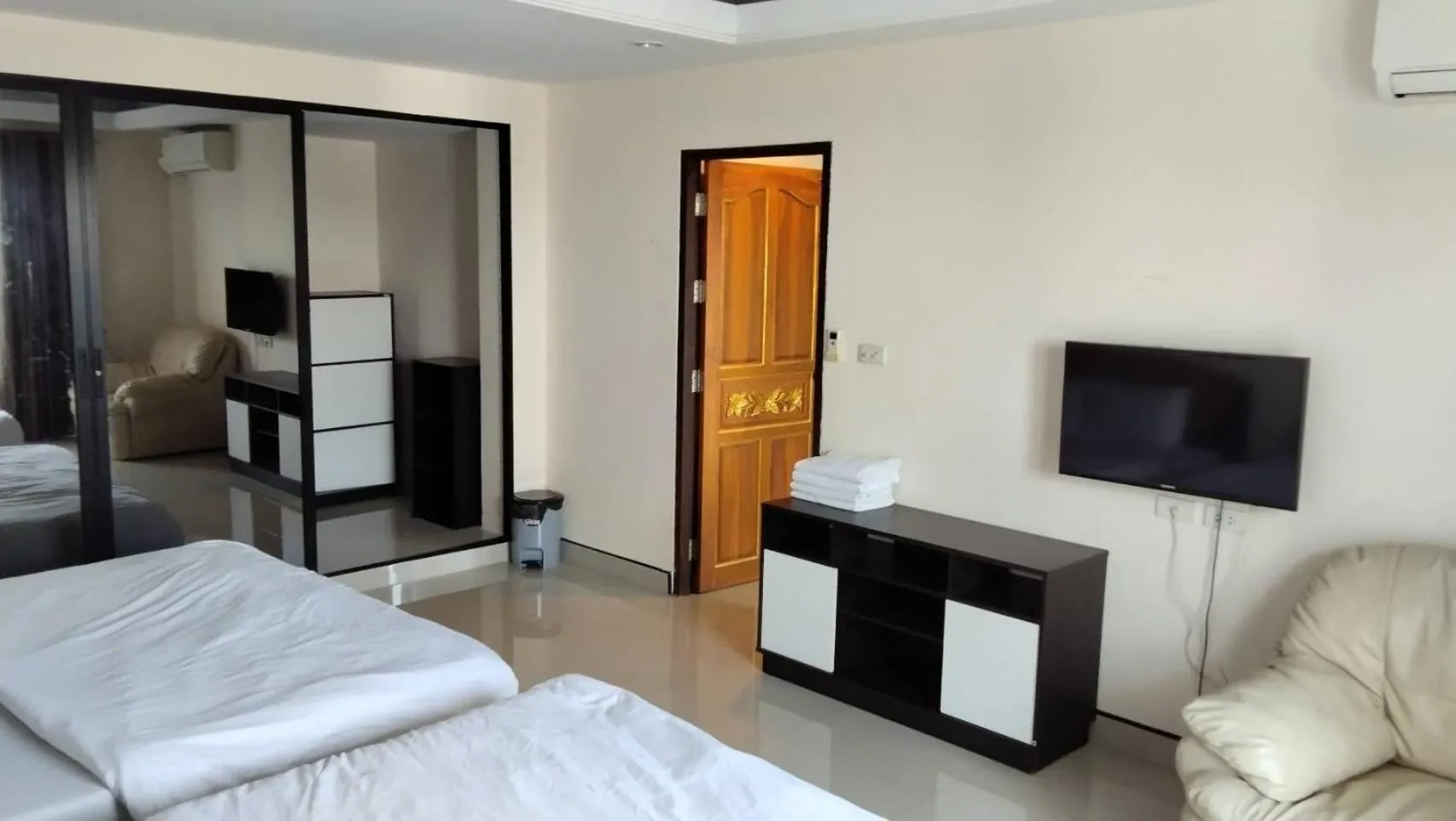 Bedroom, Bed in T3 Residence
