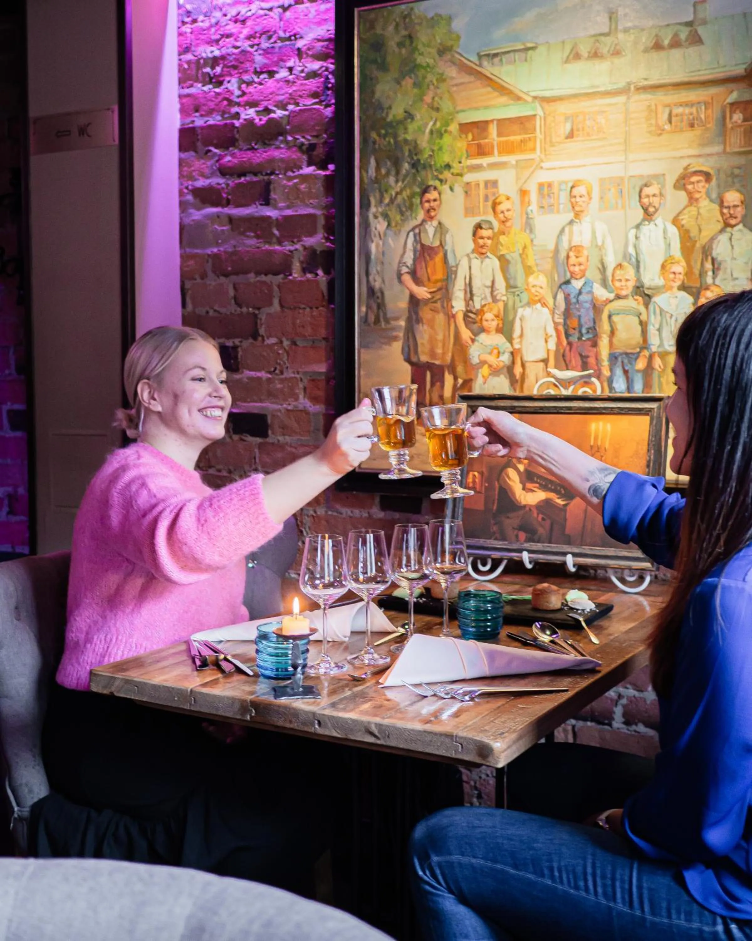 Restaurant/places to eat in Harmooni Suites