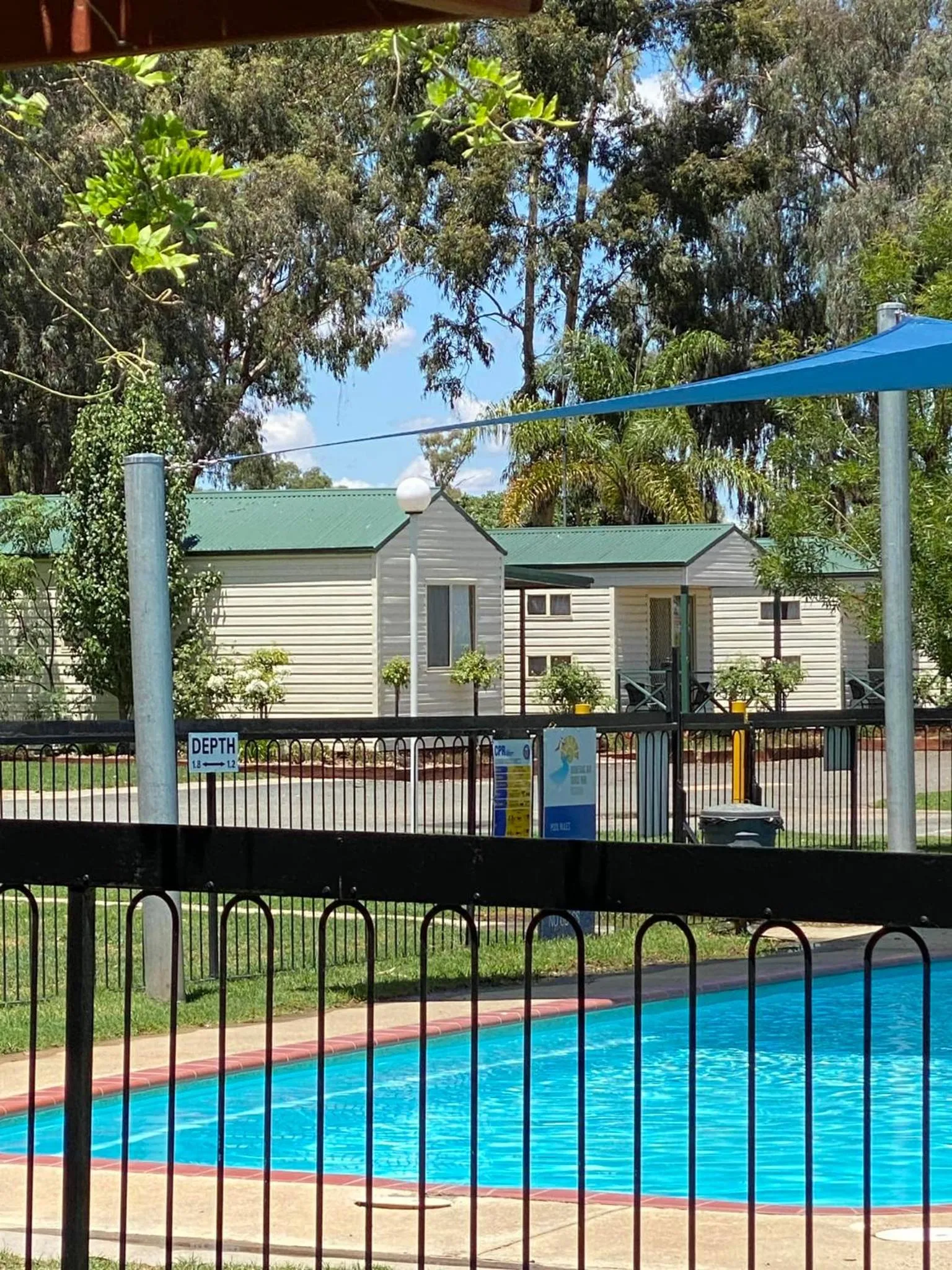 Swimming pool in Boomerang Way Tourist Park