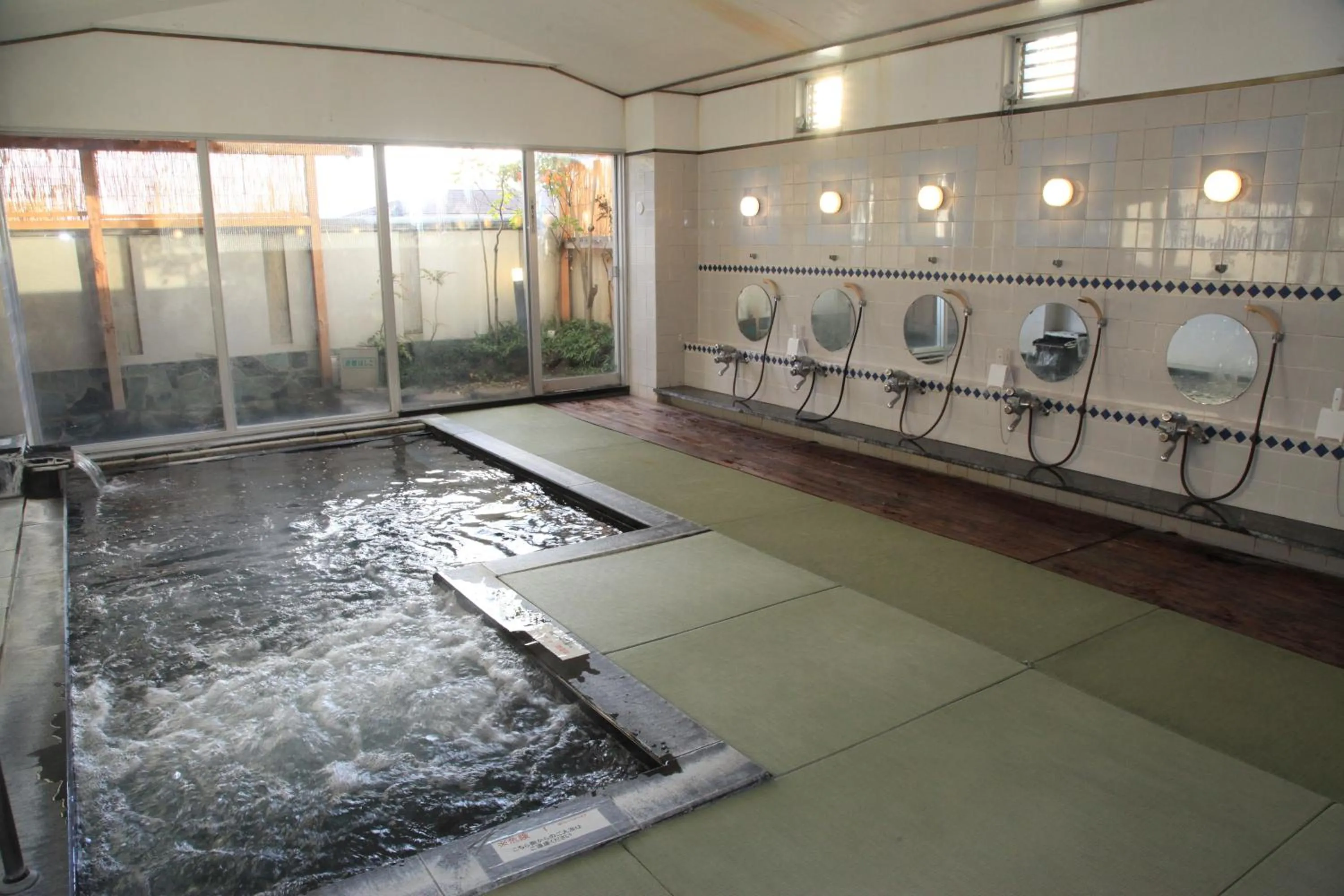 Public Bath in Hotel New Kotobuki