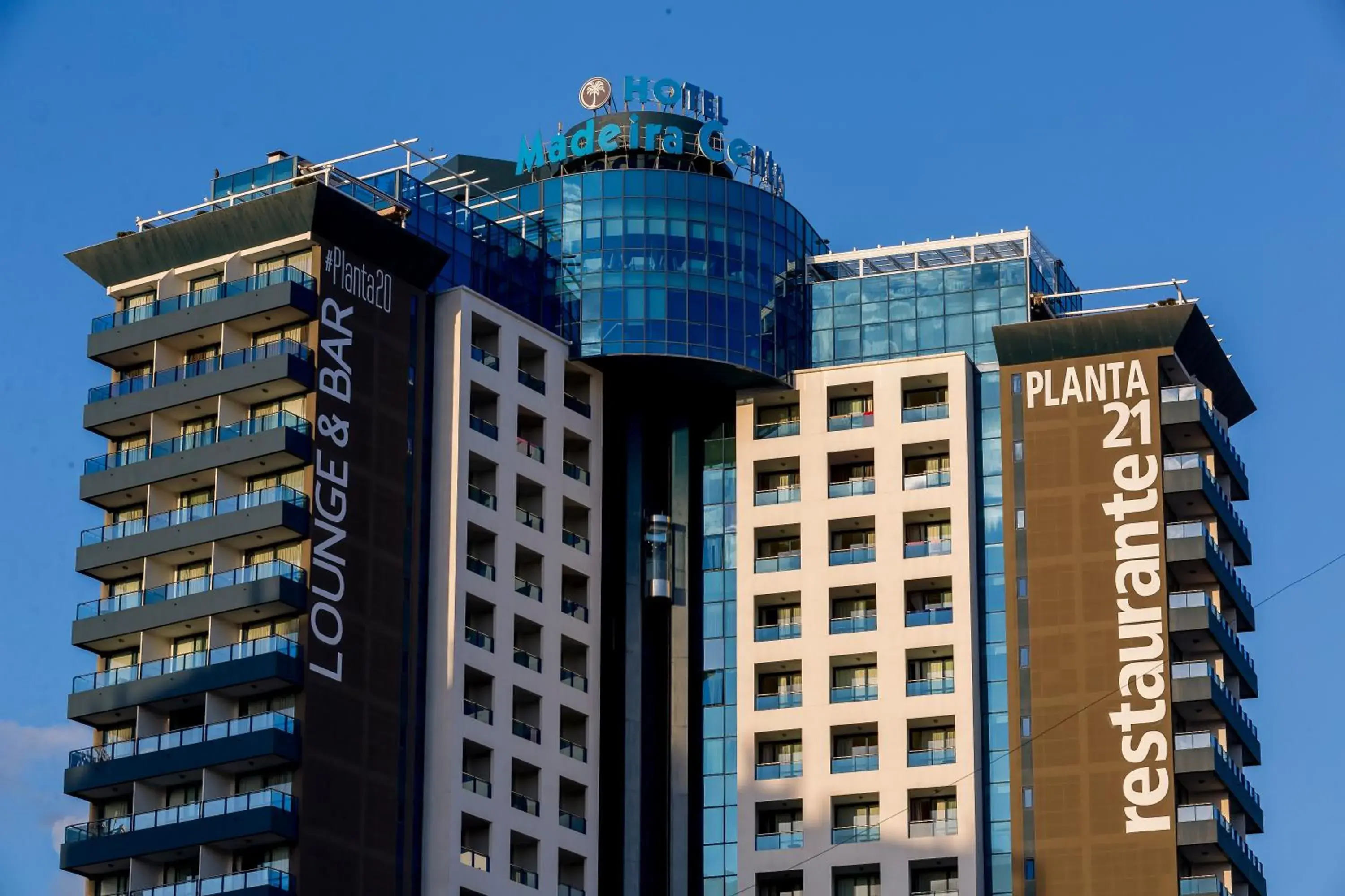 Facade/entrance in Hotel Madeira Centro Facade/entrance in Hotel Madeira Centro