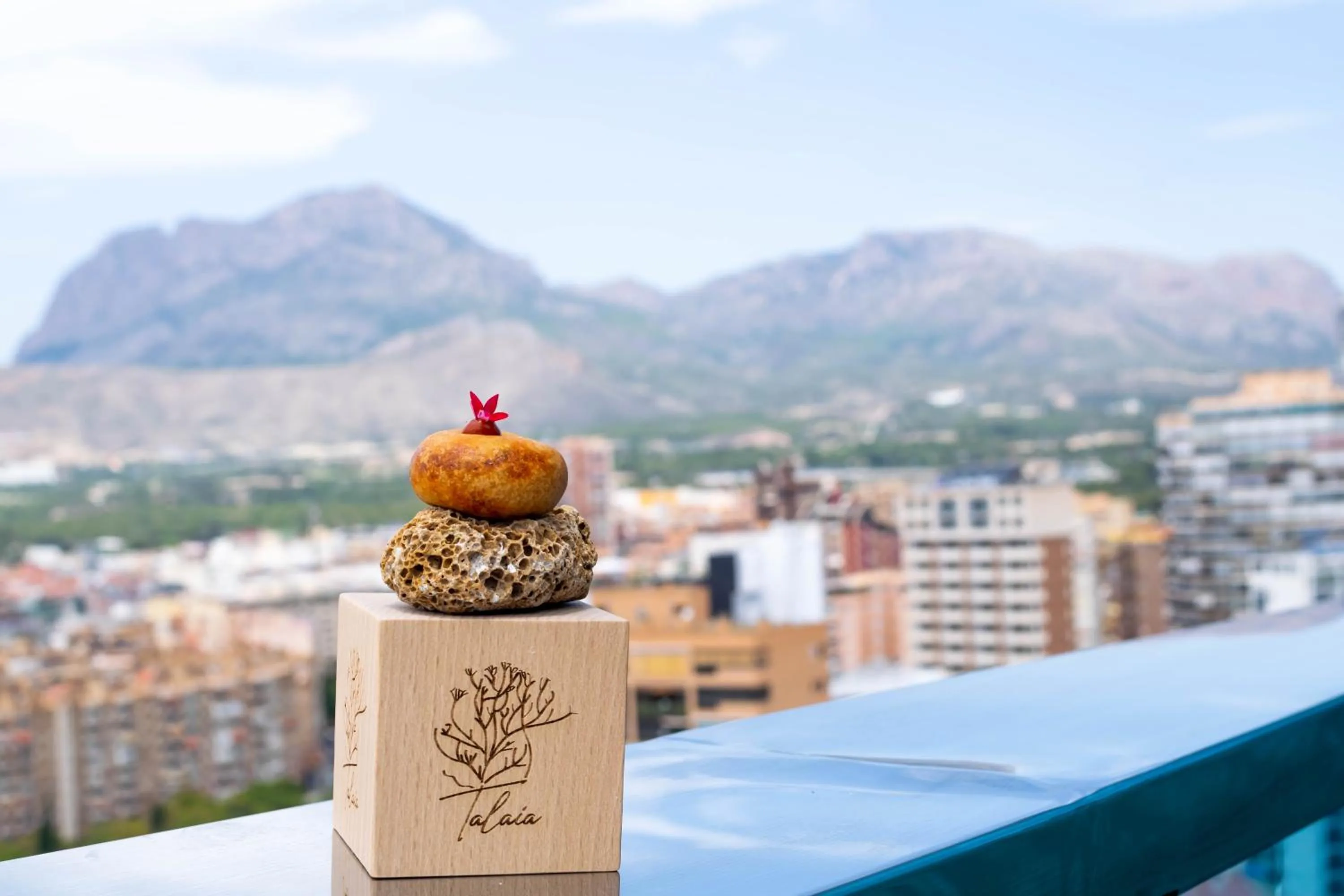 Restaurant/places to eat in Hotel Madeira Centro