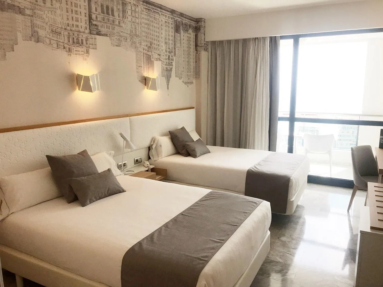 Bed in Hotel Madeira Centro