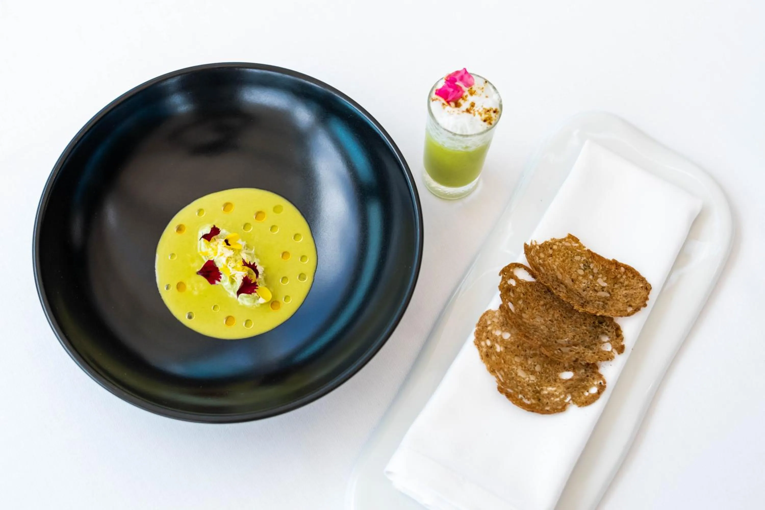 Restaurant/places to eat in Hotel Madeira Centro