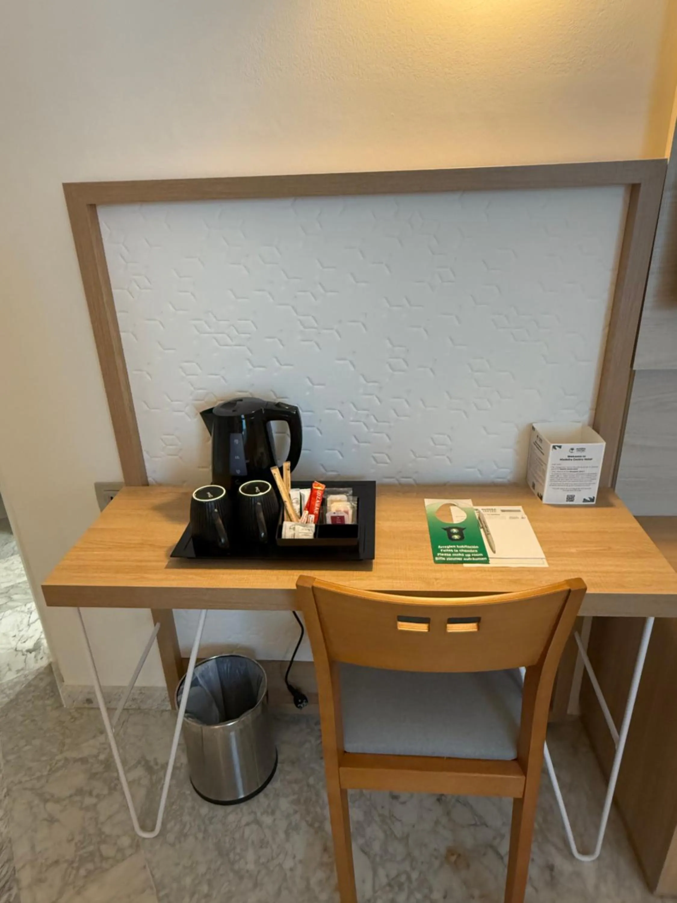 Coffee/tea facilities in Hotel Madeira Centro