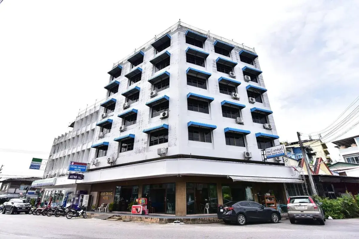 Property building in Krabi Grand Hotel Property building in Krabi Grand Hotel