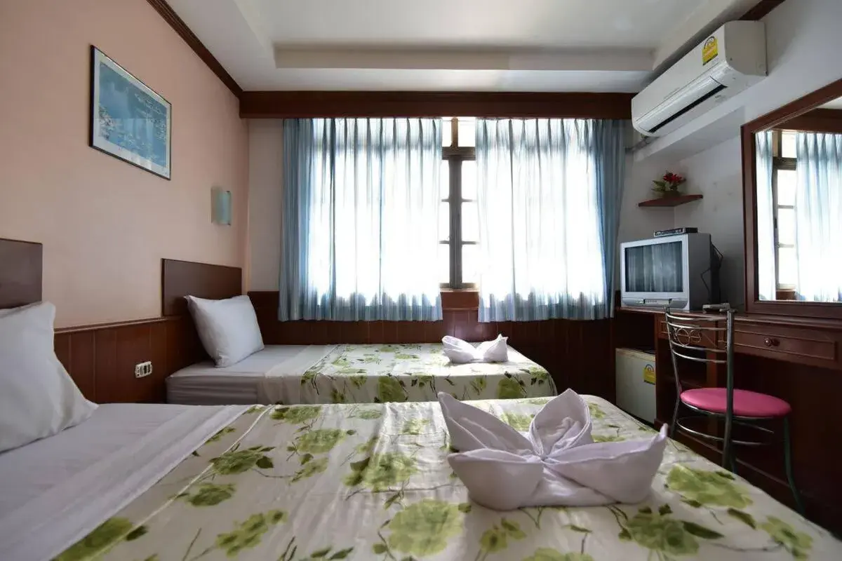 Photo of the whole room, Bed in Krabi Grand Hotel Photo of the whole room, Bed in Krabi Grand Hotel