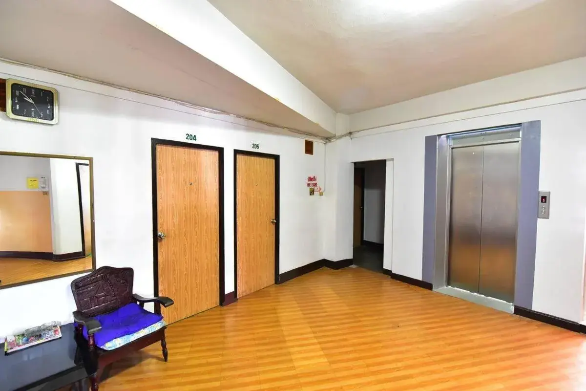 Property building in Krabi Grand Hotel Property building in Krabi Grand Hotel